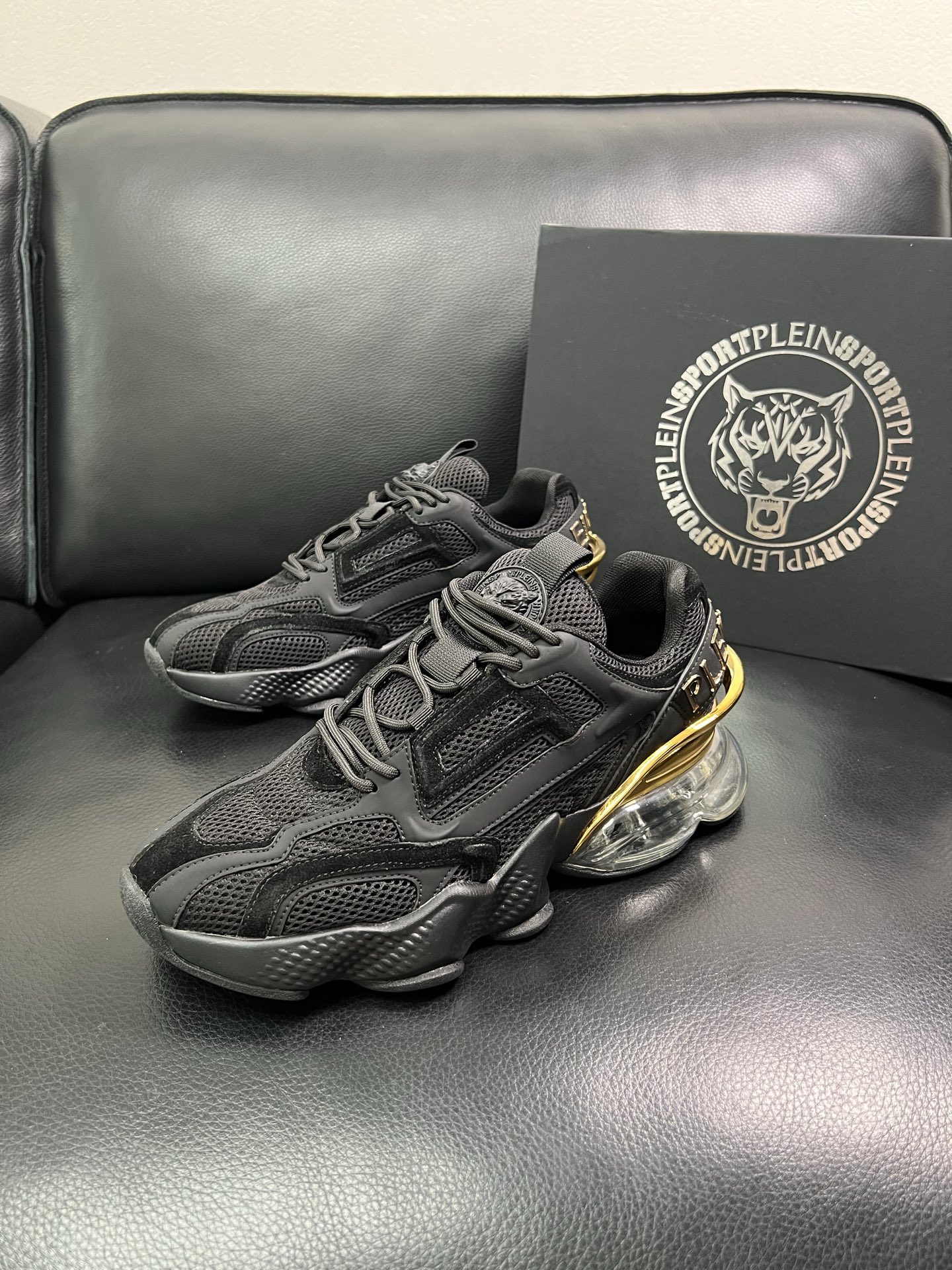 PHILIPP PLEIN 顶级代购 菲利普PP 新品专柜同步原厂配置，意大利进口牛皮搭配网布面料，全鞋