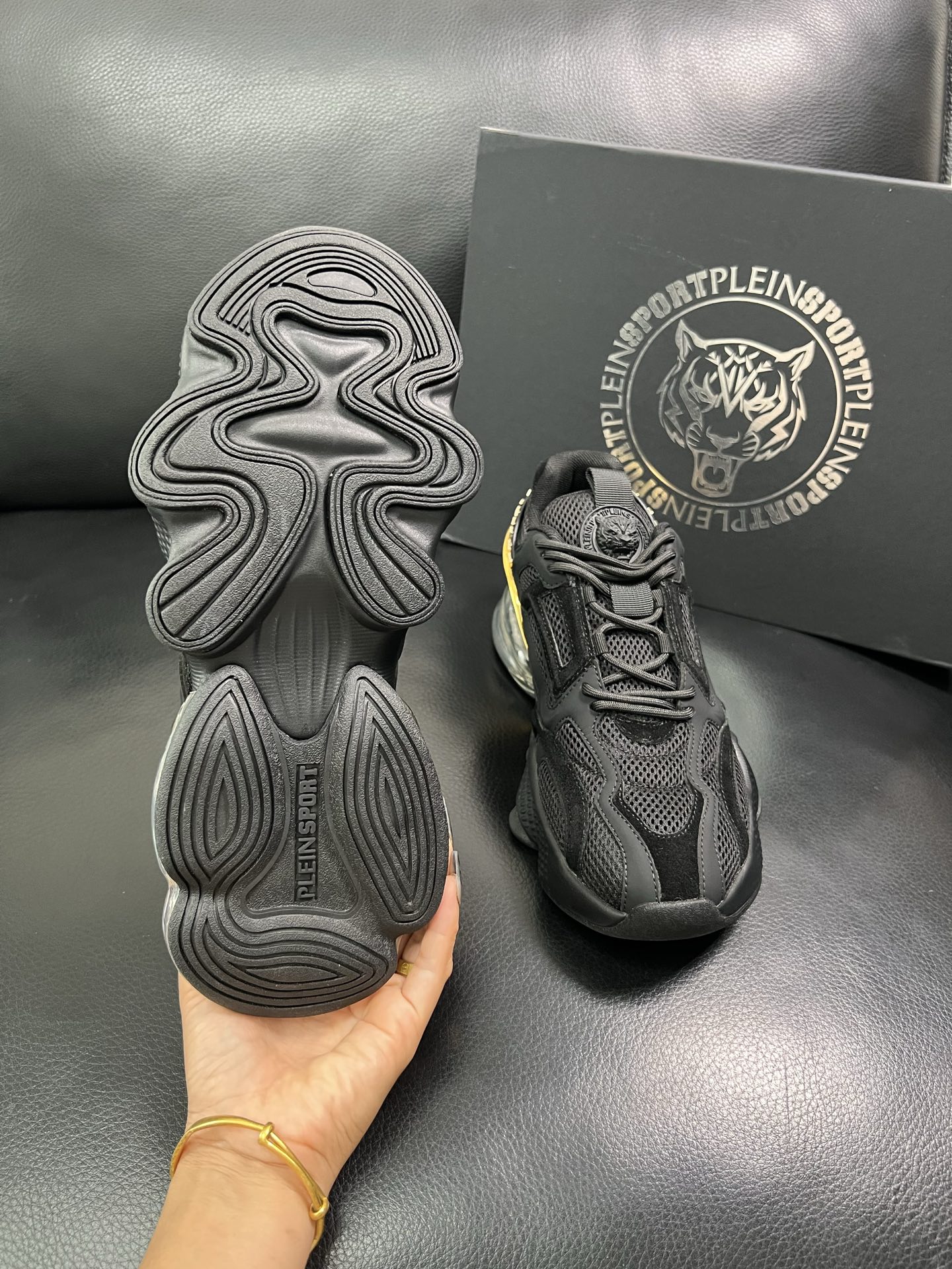 PHILIPP PLEIN 顶级代购 菲利普PP 新品专柜同步原厂配置，意大利进口牛皮搭配网布面料，全鞋