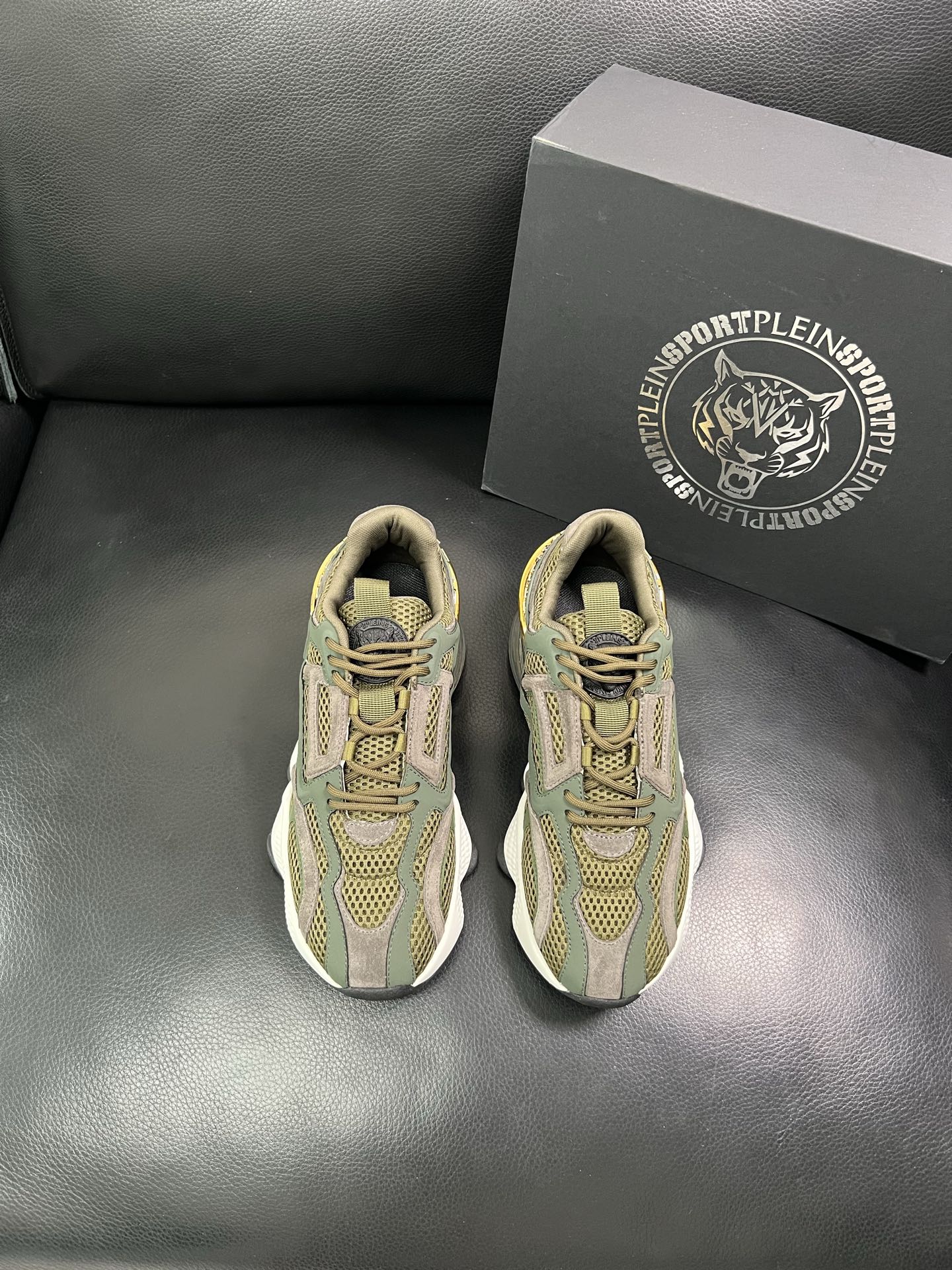PHILIPP PLEIN 顶级代购 菲利普PP 新品专柜同步原厂配置，意大利进口牛皮搭配网布面料，全鞋