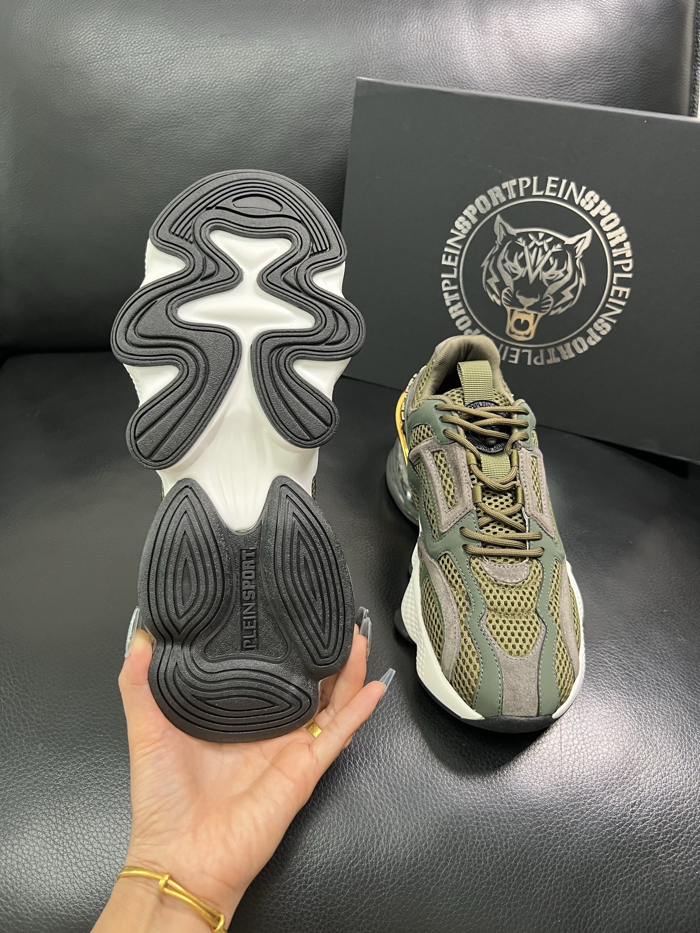 PHILIPP PLEIN 顶级代购 菲利普PP 新品专柜同步原厂配置，意大利进口牛皮搭配网布面料，全鞋