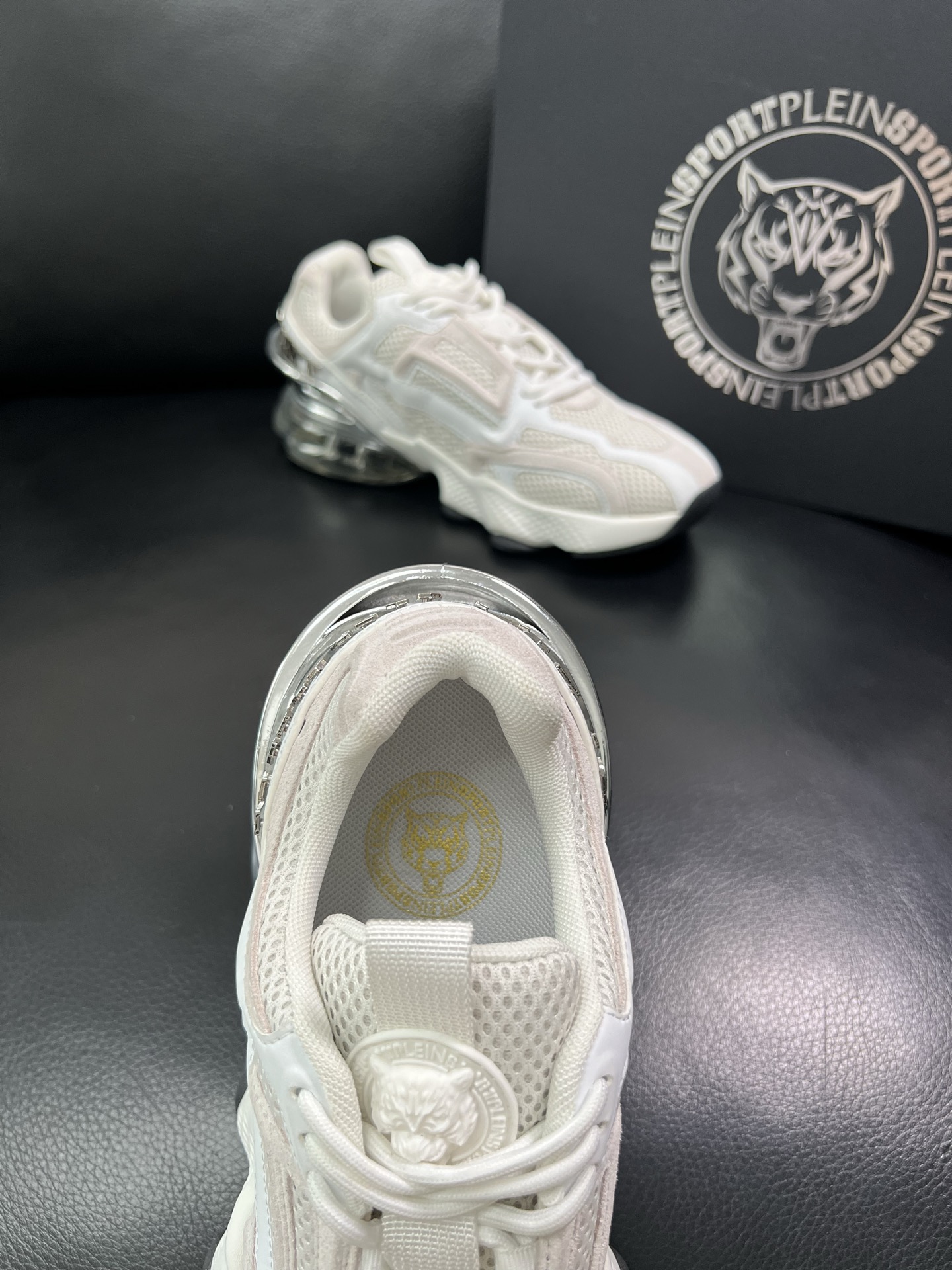PHILIPP PLEIN 顶级代购 菲利普PP 新品专柜同步原厂配置，意大利进口牛皮搭配网布面料，全鞋