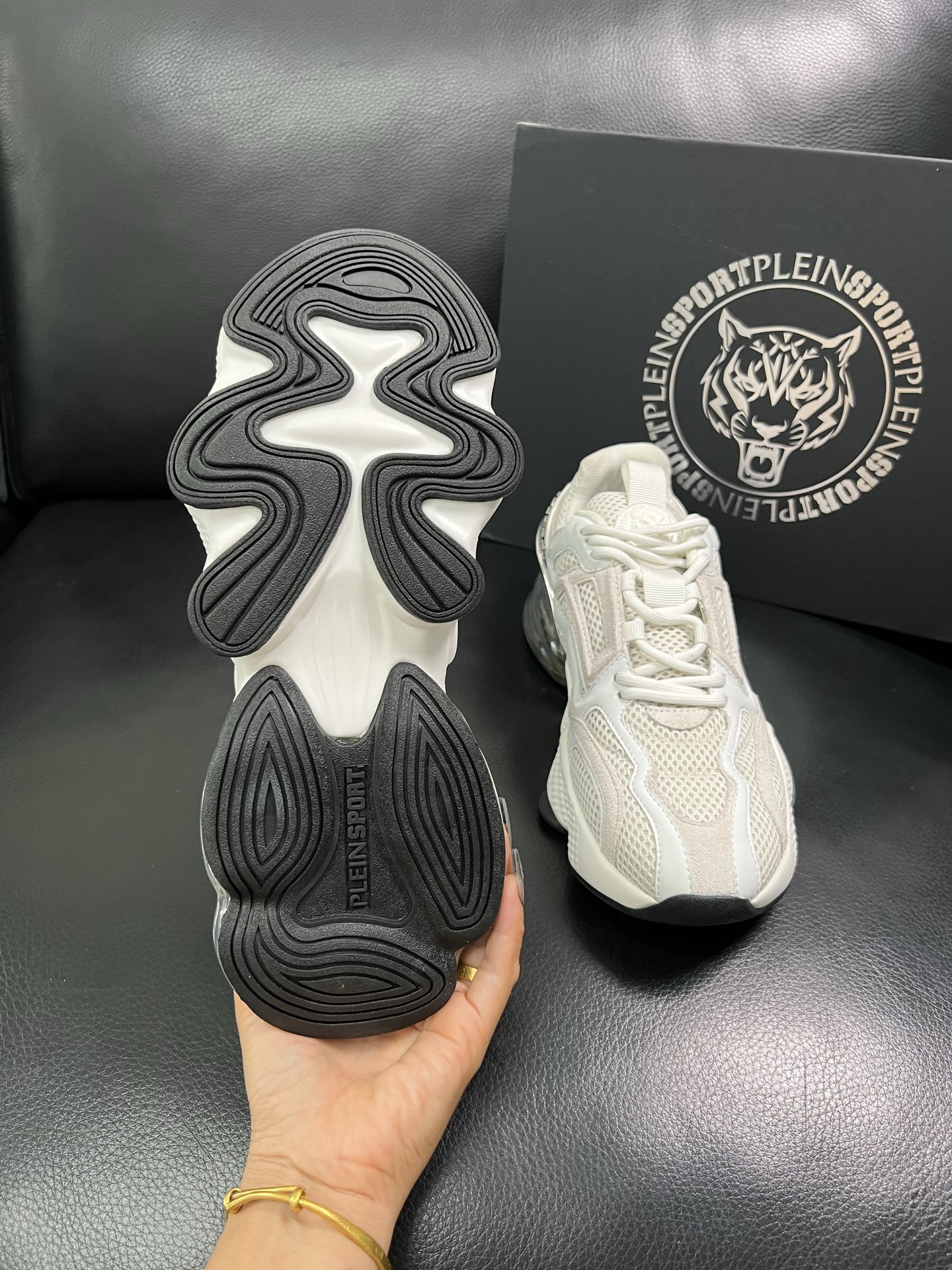 PHILIPP PLEIN 顶级代购 菲利普PP 新品专柜同步原厂配置，意大利进口牛皮搭配网布面料，全鞋