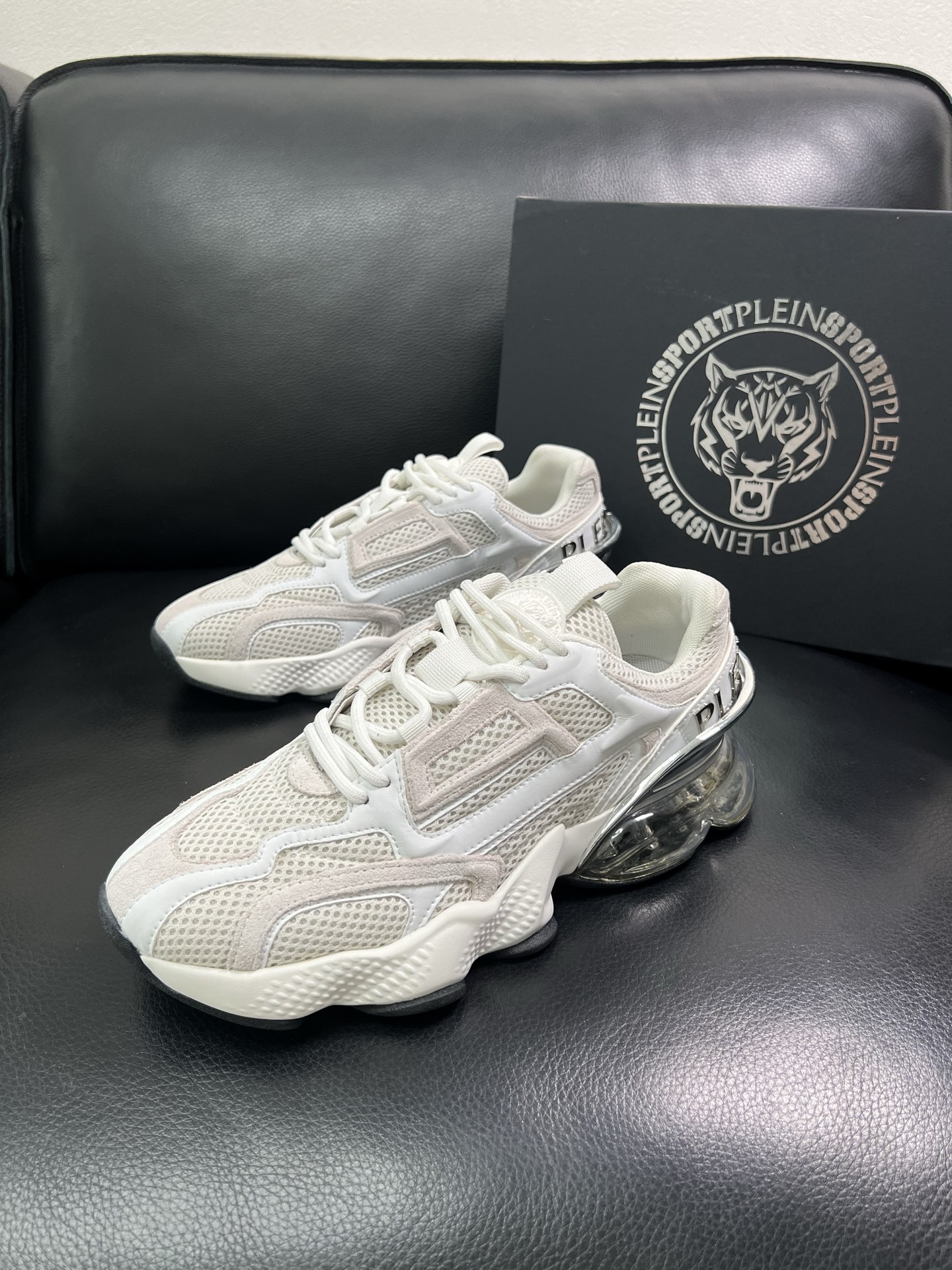PHILIPP PLEIN 顶级代购 菲利普PP 新品专柜同步原厂配置，意大利进口牛皮搭配网布面料，全鞋