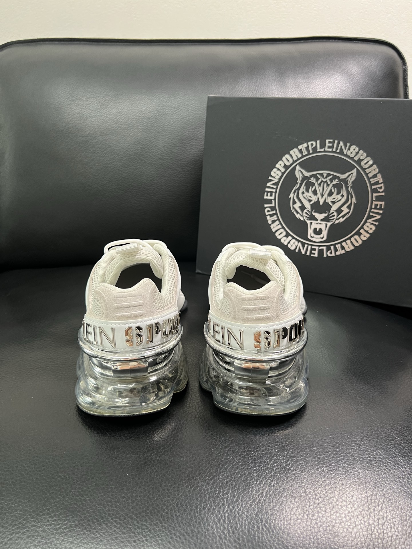 PHILIPP PLEIN 顶级代购 菲利普PP 新品专柜同步原厂配置，意大利进口牛皮搭配网布面料，全鞋