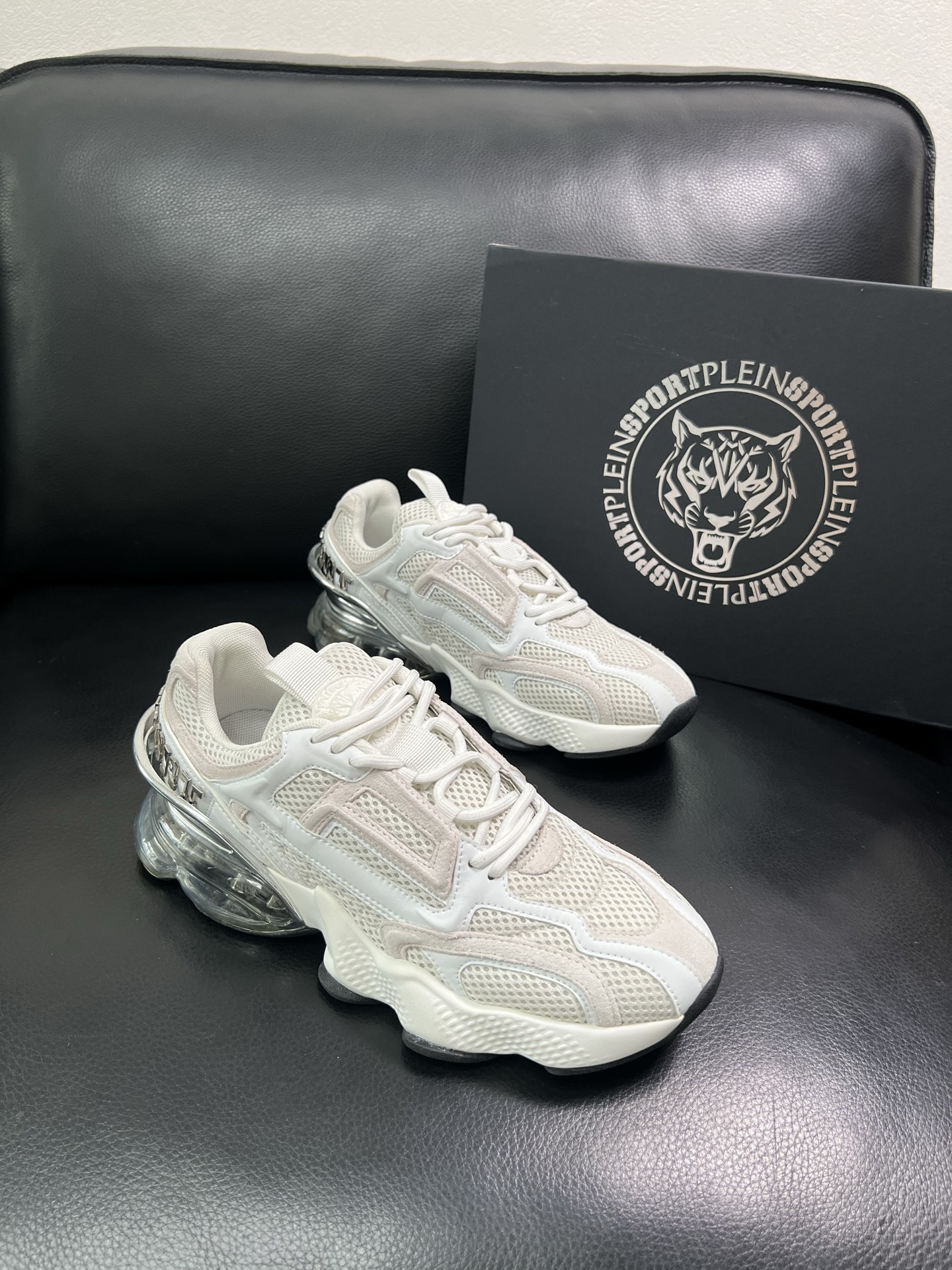 PHILIPP PLEIN 顶级代购 菲利普PP 新品专柜同步原厂配置，意大利进口牛皮搭配网布面料，全鞋