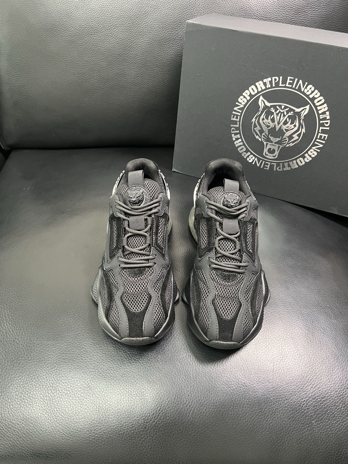 PHILIPP PLEIN 顶级代购 菲利普PP 新品专柜同步原厂配置，意大利进口牛皮搭配网布面料，全鞋