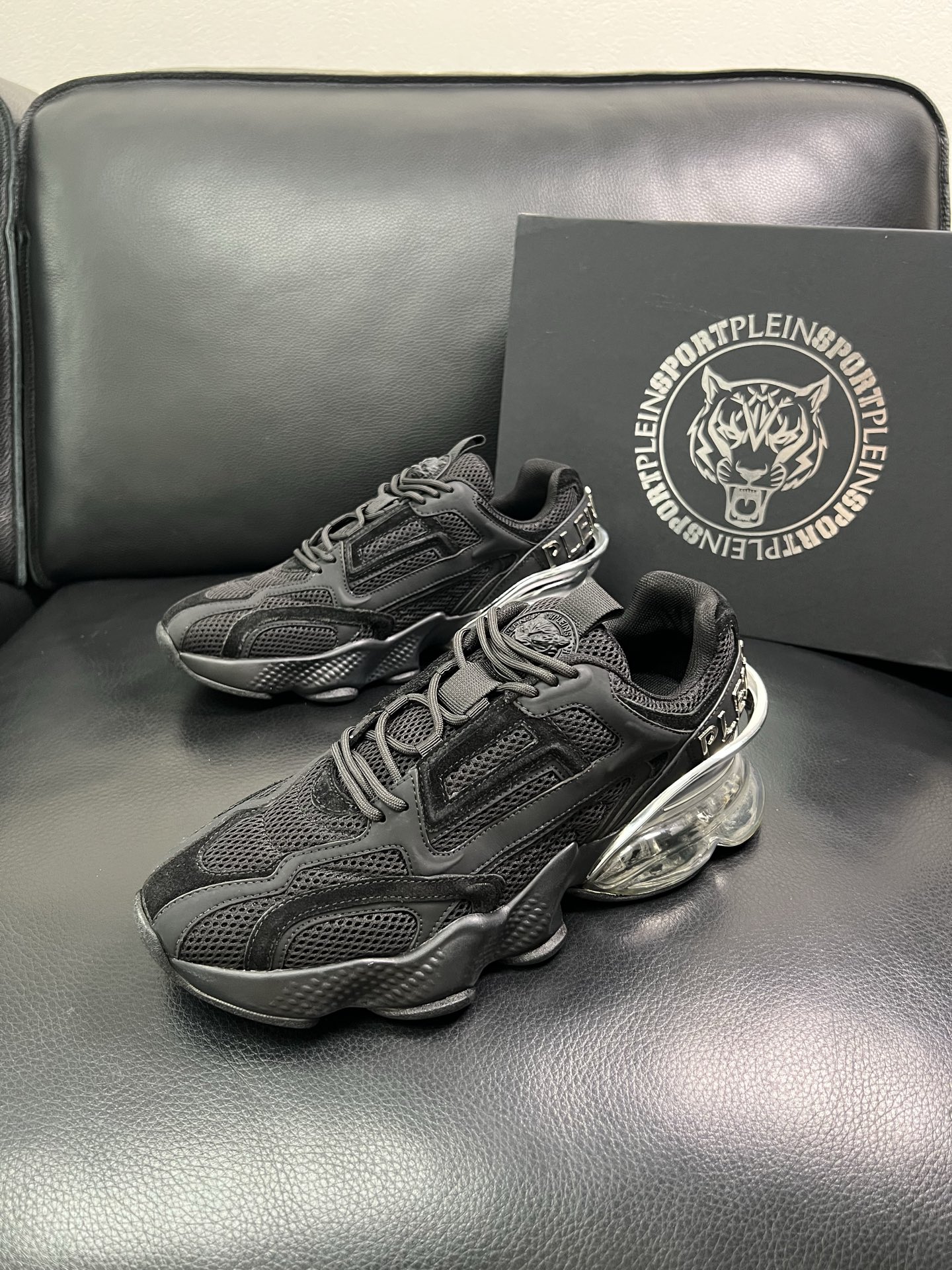 PHILIPP PLEIN 顶级代购 菲利普PP 新品专柜同步原厂配置，意大利进口牛皮搭配网布面料，全鞋
