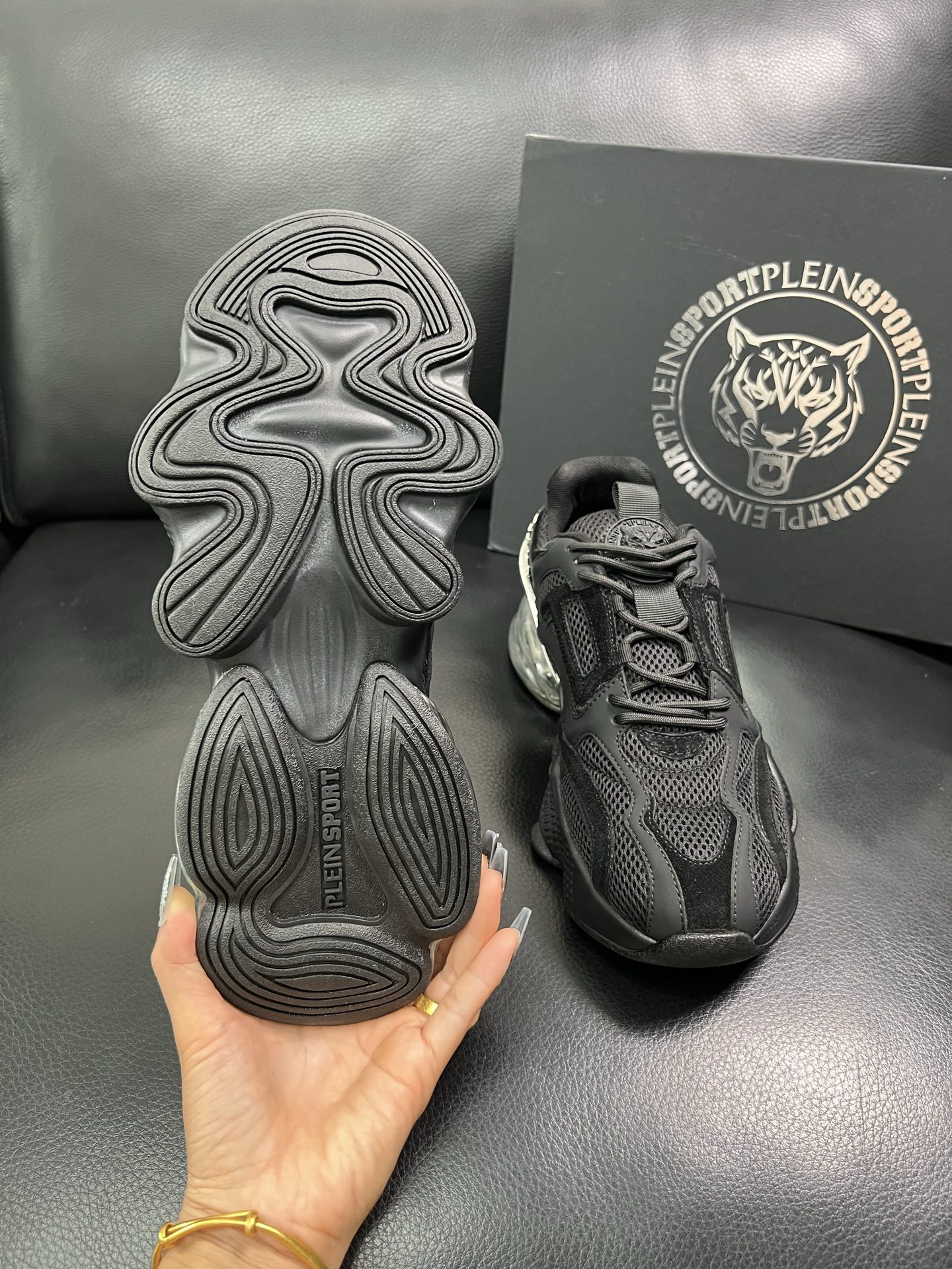 PHILIPP PLEIN 顶级代购 菲利普PP 新品专柜同步原厂配置，意大利进口牛皮搭配网布面料，全鞋