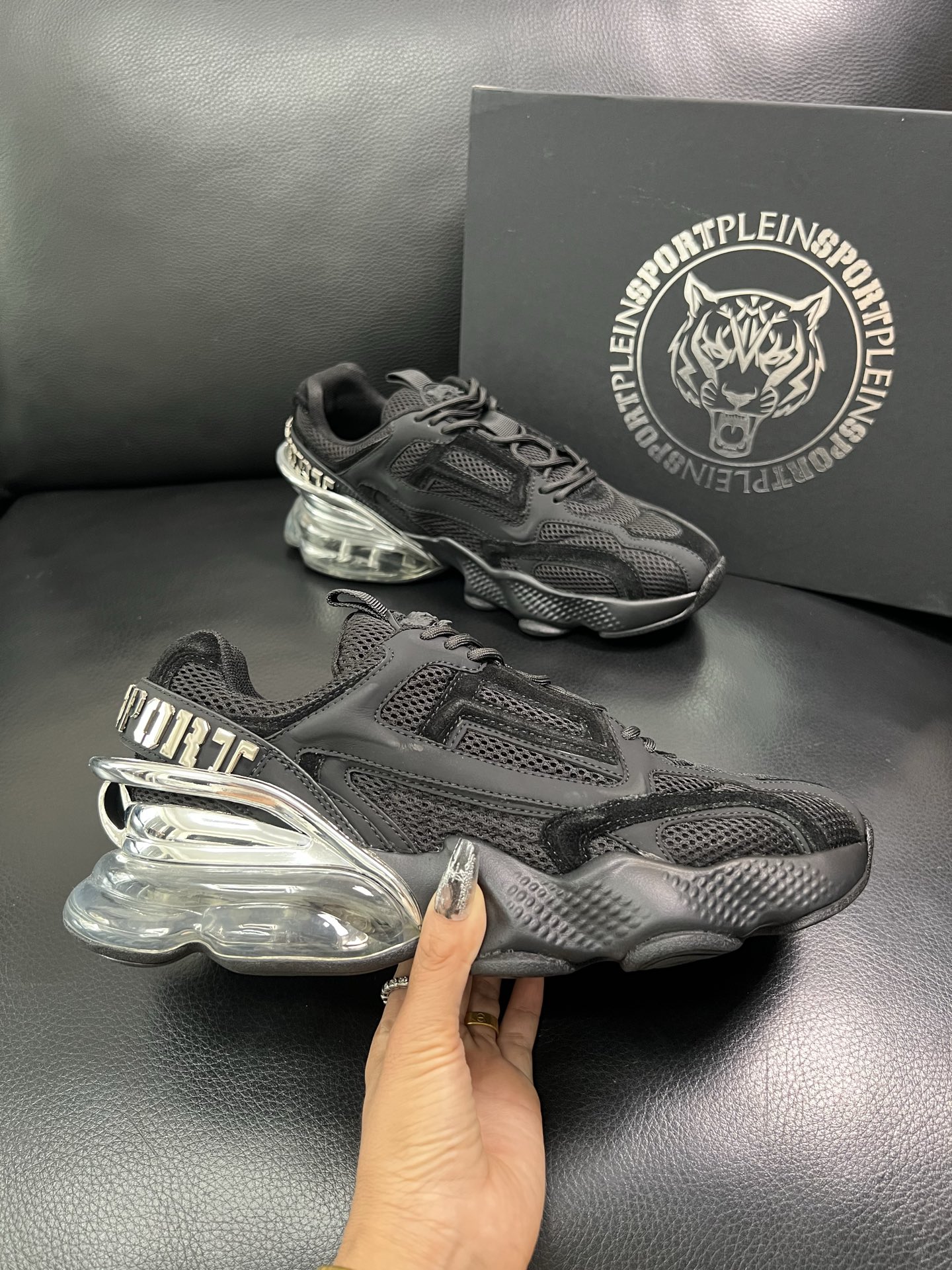 PHILIPP PLEIN 顶级代购 菲利普PP 新品专柜同步原厂配置，意大利进口牛皮搭配网布面料，全鞋