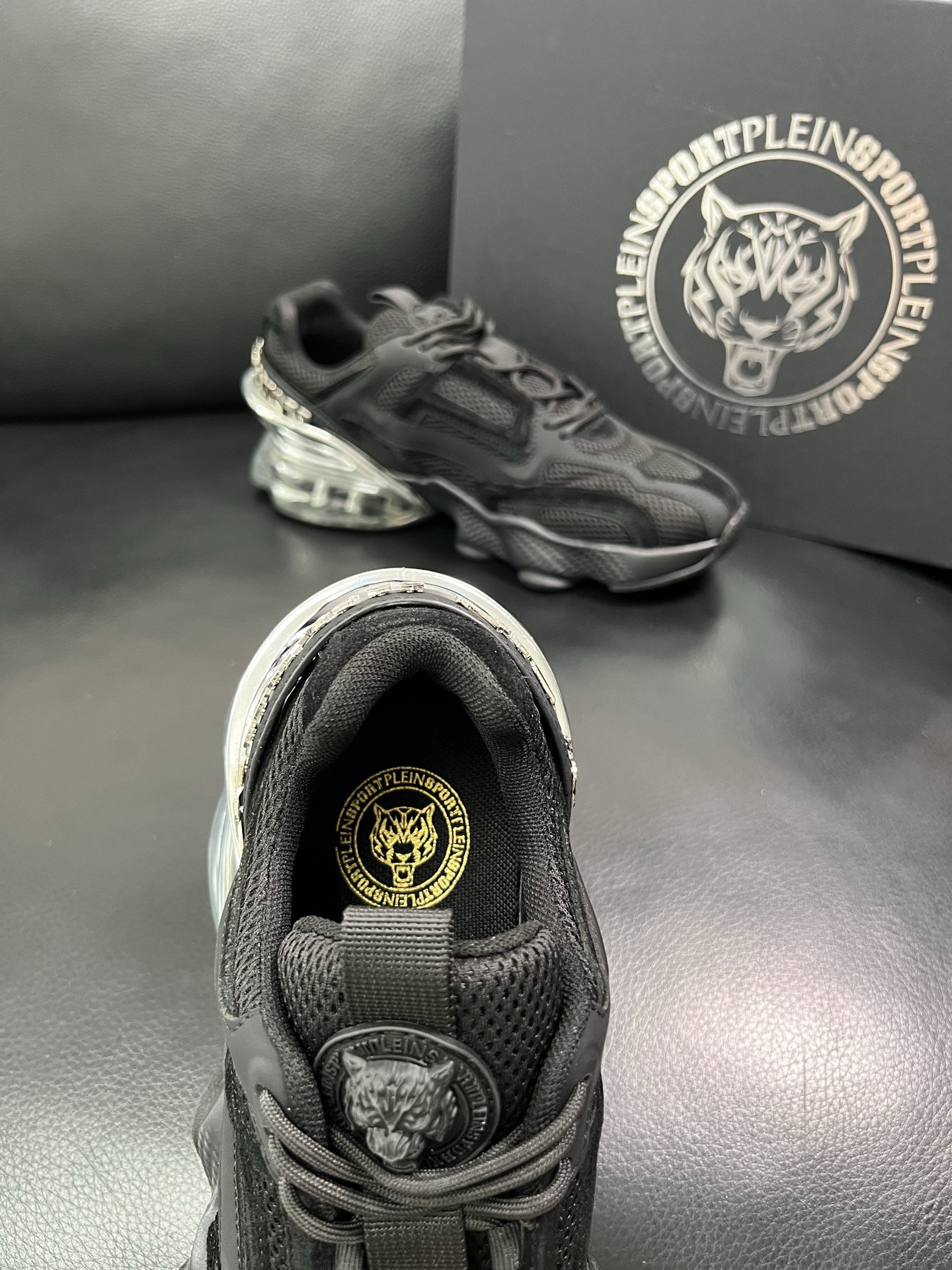 PHILIPP PLEIN 顶级代购 菲利普PP 新品专柜同步原厂配置，意大利进口牛皮搭配网布面料，全鞋