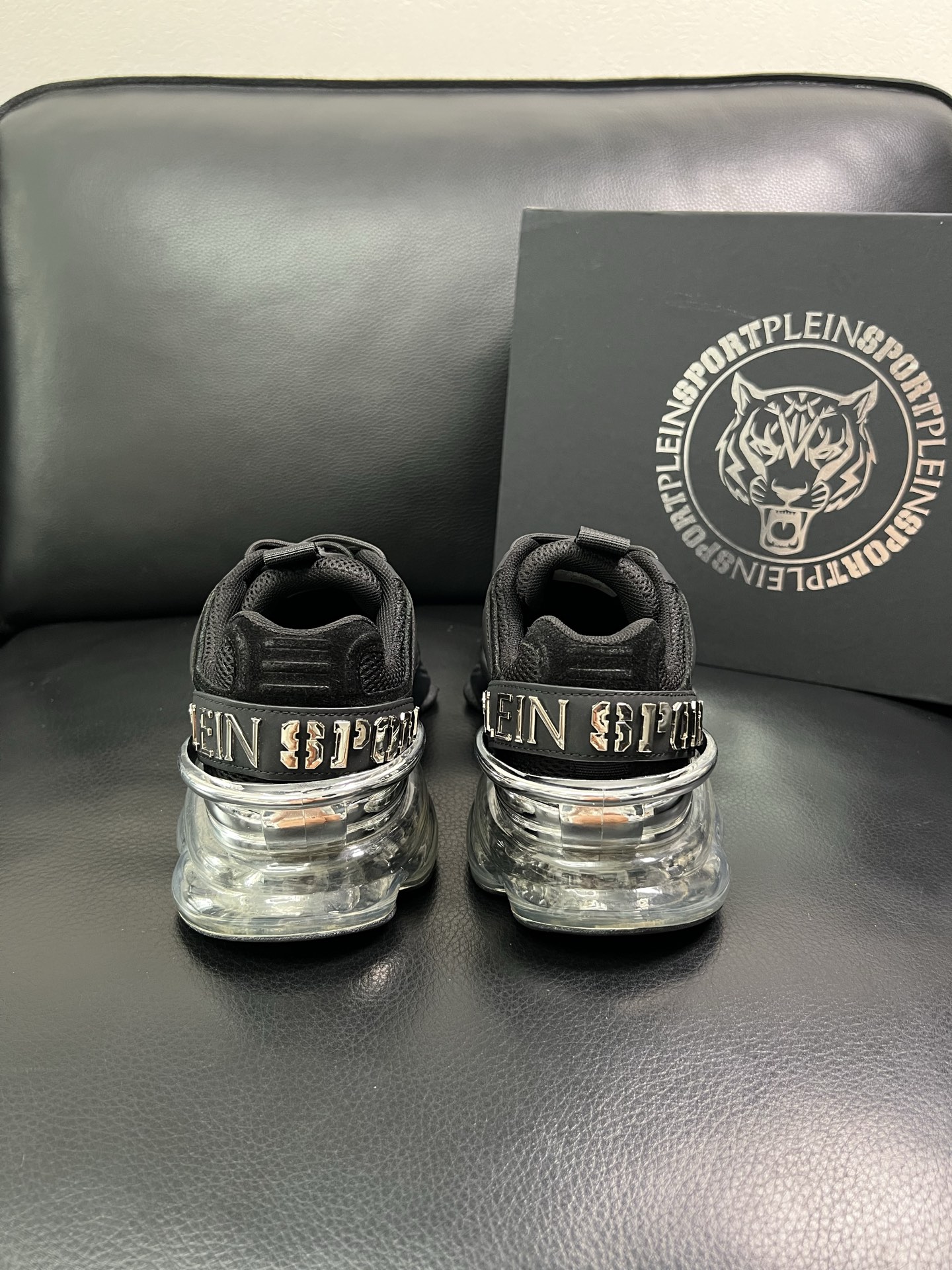 PHILIPP PLEIN 顶级代购 菲利普PP 新品专柜同步原厂配置，意大利进口牛皮搭配网布面料，全鞋