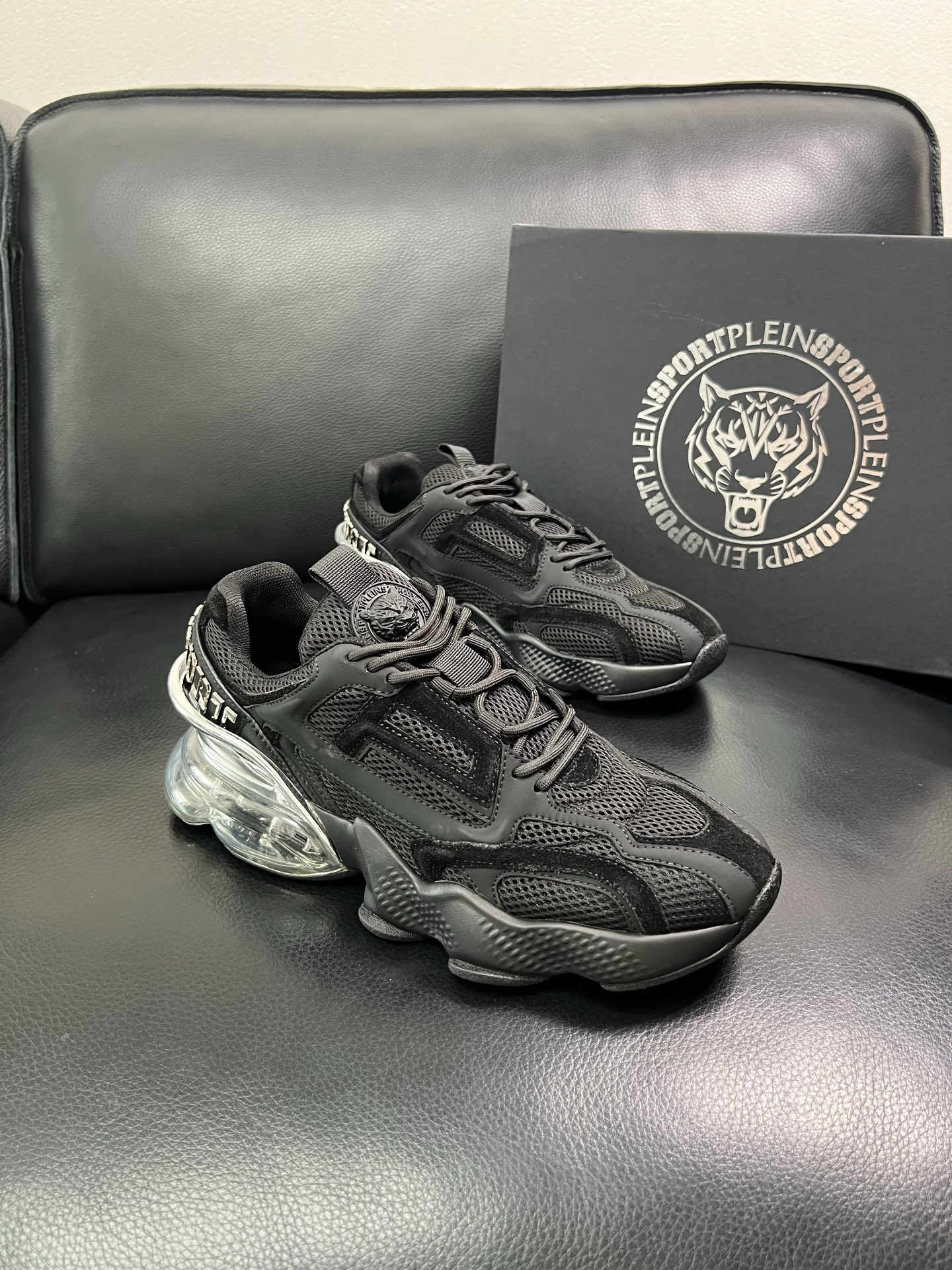 PHILIPP PLEIN 顶级代购 菲利普PP 新品专柜同步原厂配置，意大利进口牛皮搭配网布面料，全鞋