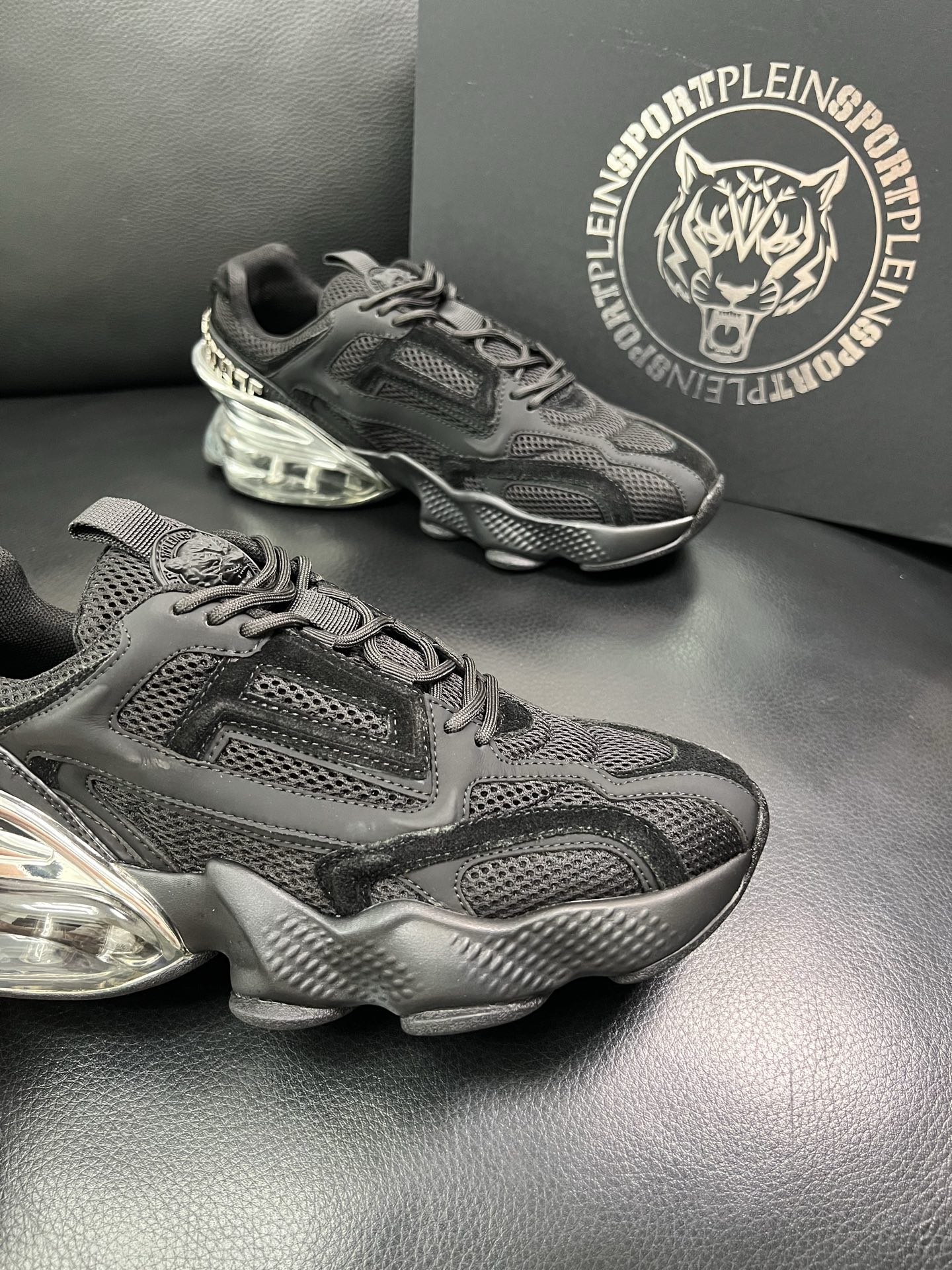 PHILIPP PLEIN 顶级代购 菲利普PP 新品专柜同步原厂配置，意大利进口牛皮搭配网布面料，全鞋