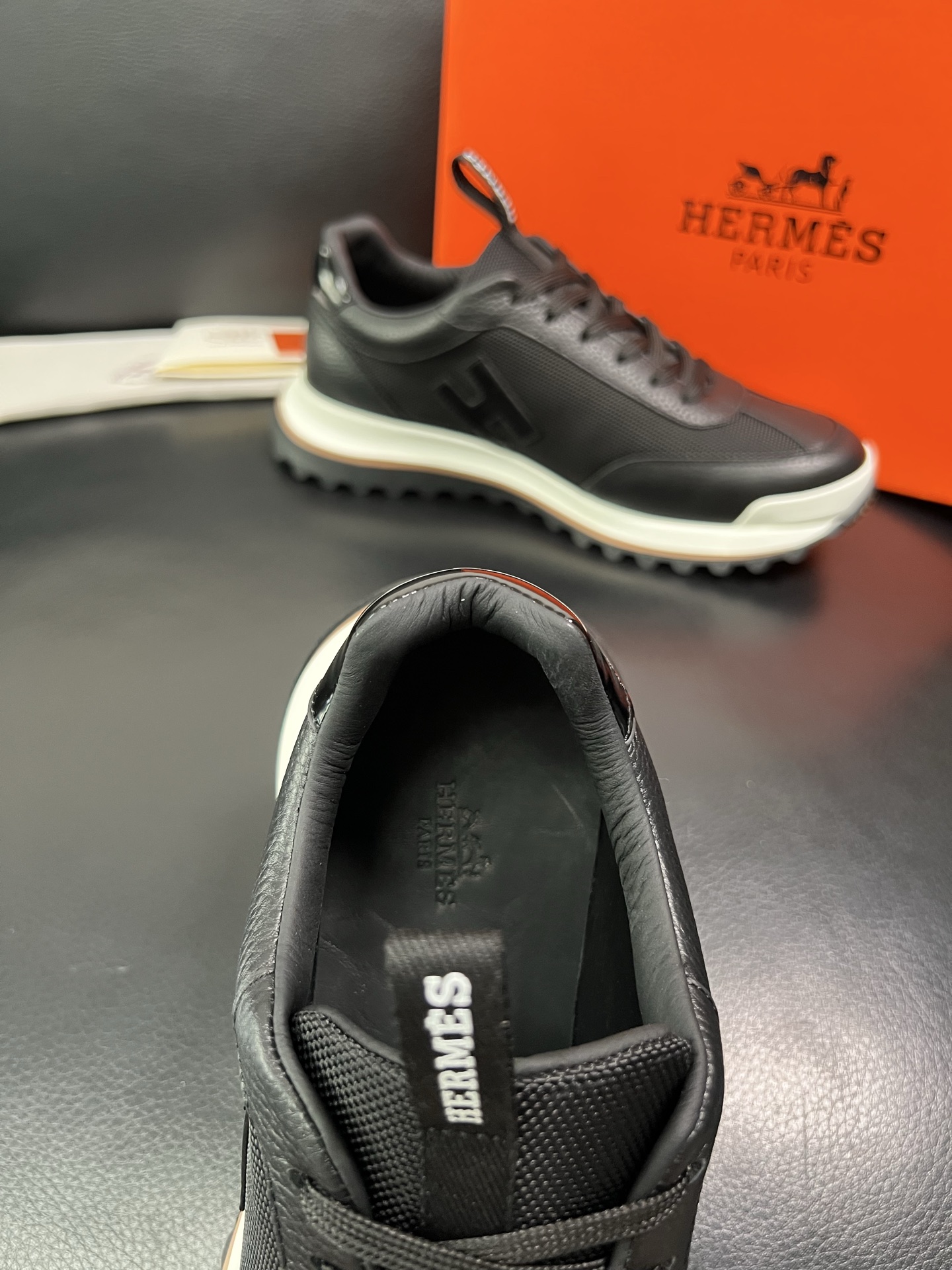 Hermes 顶级代购 爱马仕 专柜同步发售原厂配置，意大利进口原版牛皮拼网面布料，高品质拼接工艺，全进