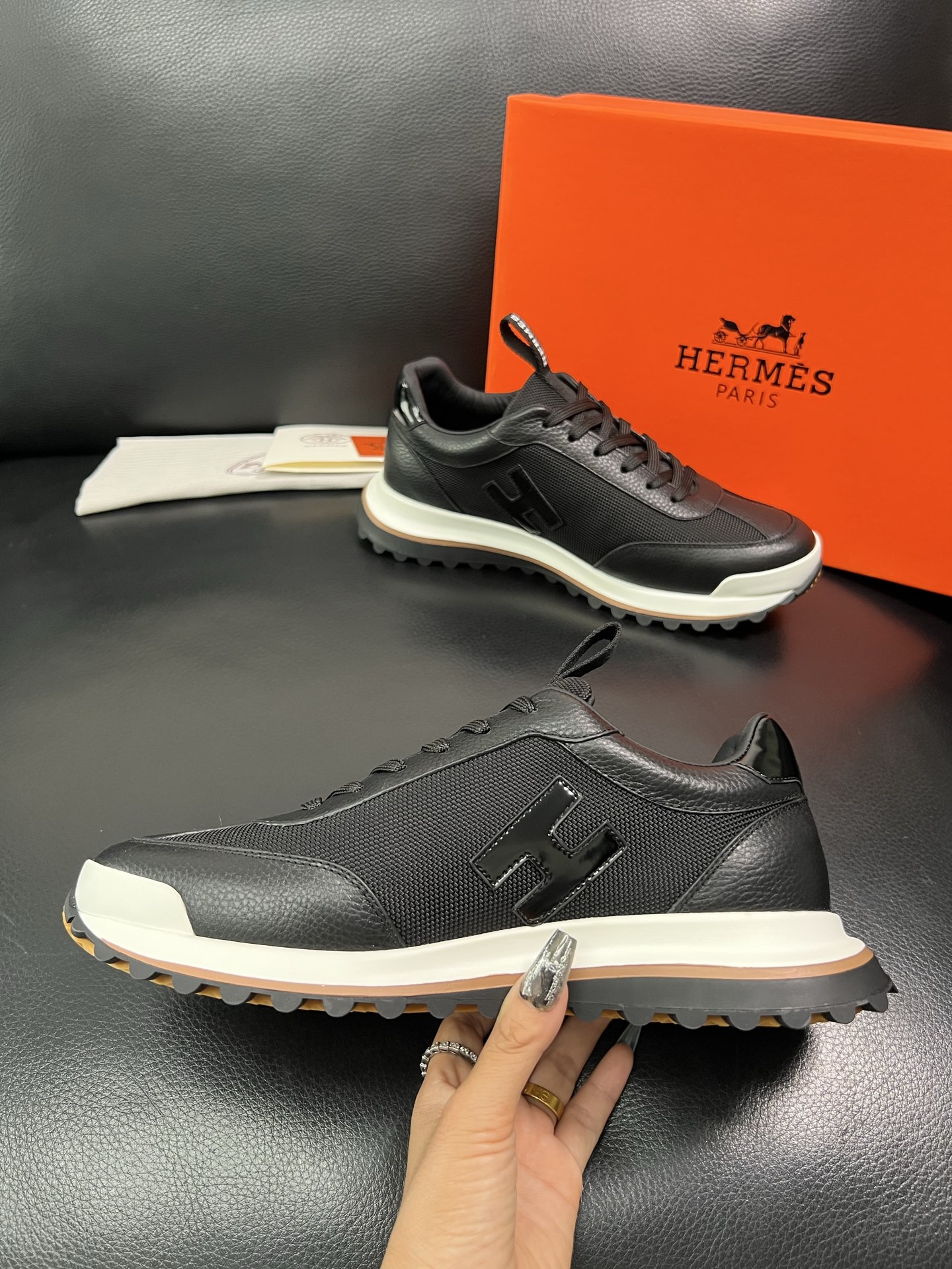 Hermes 顶级代购 爱马仕 专柜同步发售原厂配置，意大利进口原版牛皮拼网面布料，高品质拼接工艺，全进
