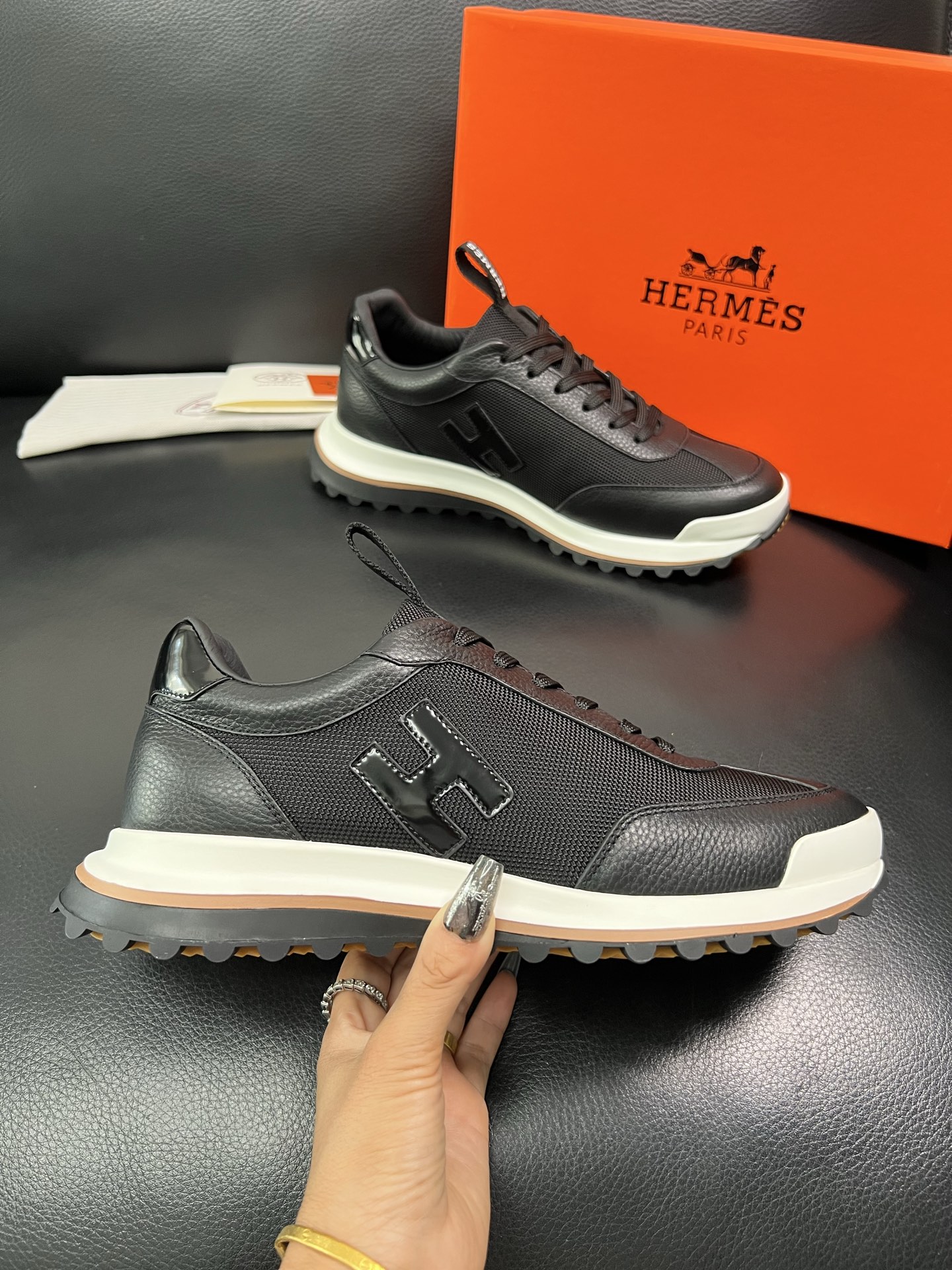 Hermes 顶级代购 爱马仕 专柜同步发售原厂配置，意大利进口原版牛皮拼网面布料，高品质拼接工艺，全进