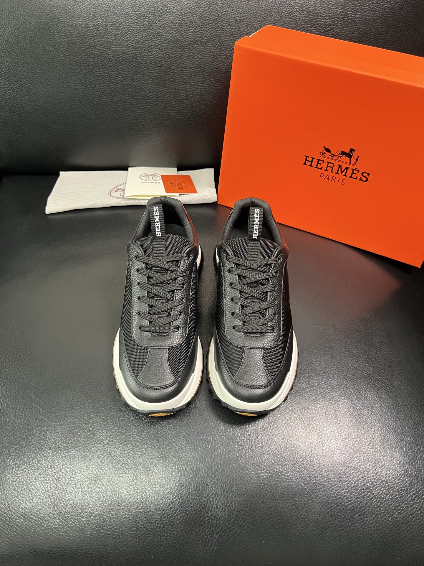 Hermes 顶级代购 爱马仕 专柜同步发售原厂配置，意大利进口原版牛皮拼网面布料，高品质拼接工艺，全进