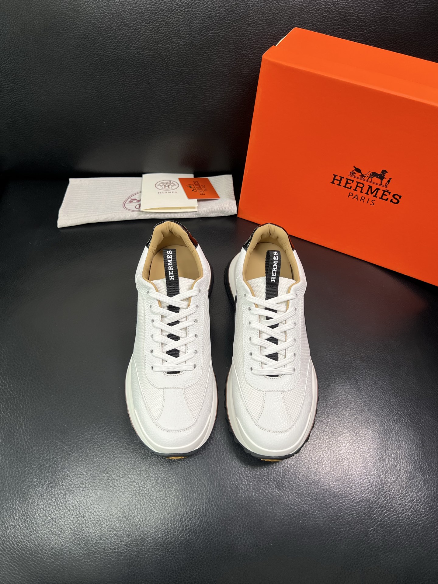 Hermes 顶级代购 爱马仕 专柜同步发售原厂配置，意大利进口原版牛皮拼网面布料，高品质拼接工艺，全进