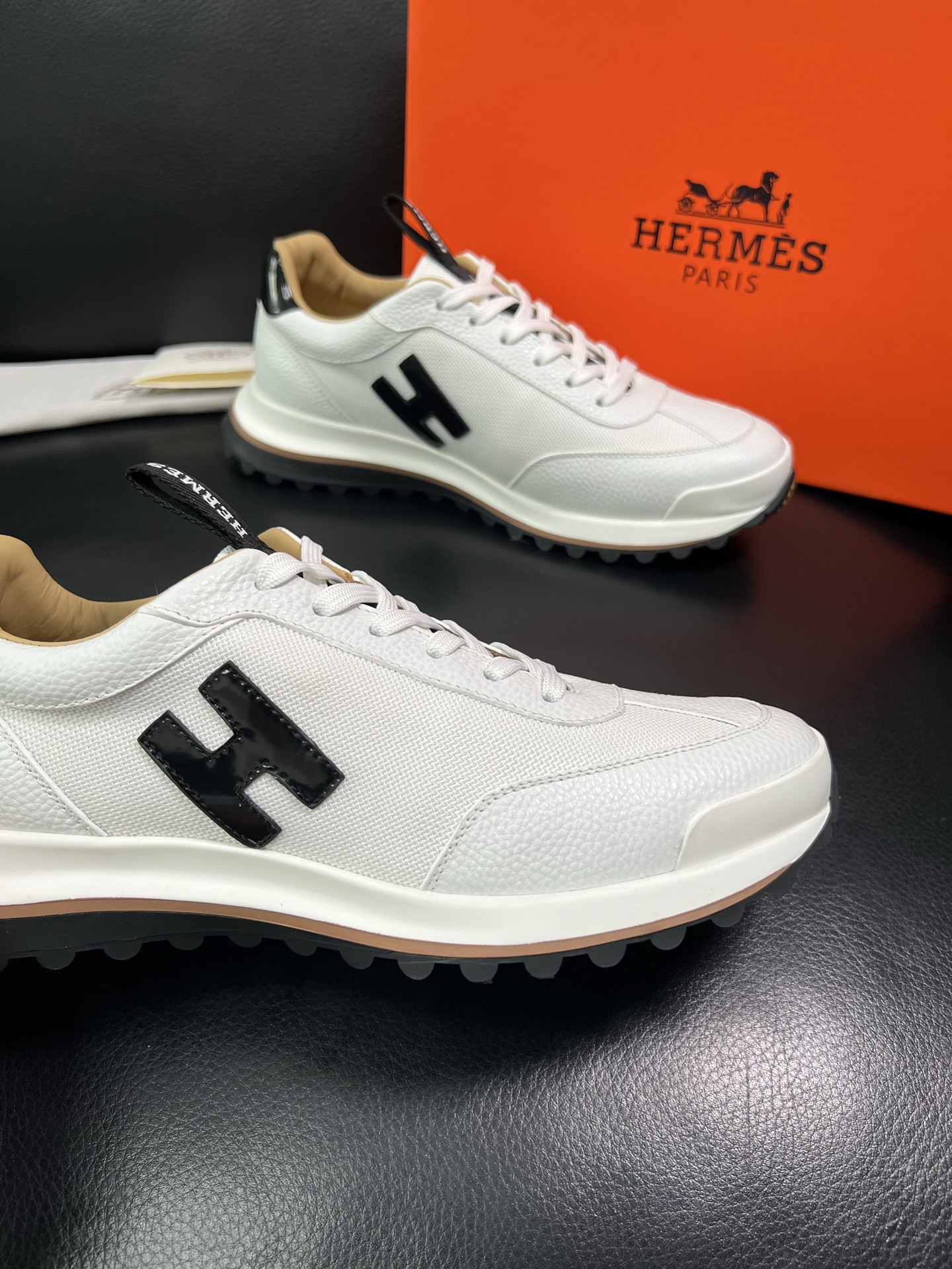 Hermes 顶级代购 爱马仕 专柜同步发售原厂配置，意大利进口原版牛皮拼网面布料，高品质拼接工艺，全进