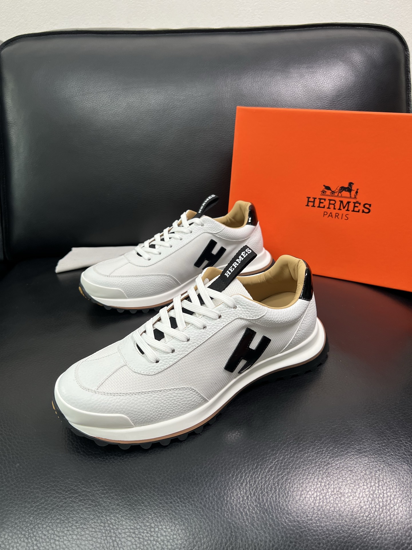 Hermes 顶级代购 爱马仕 专柜同步发售原厂配置，意大利进口原版牛皮拼网面布料，高品质拼接工艺，全进