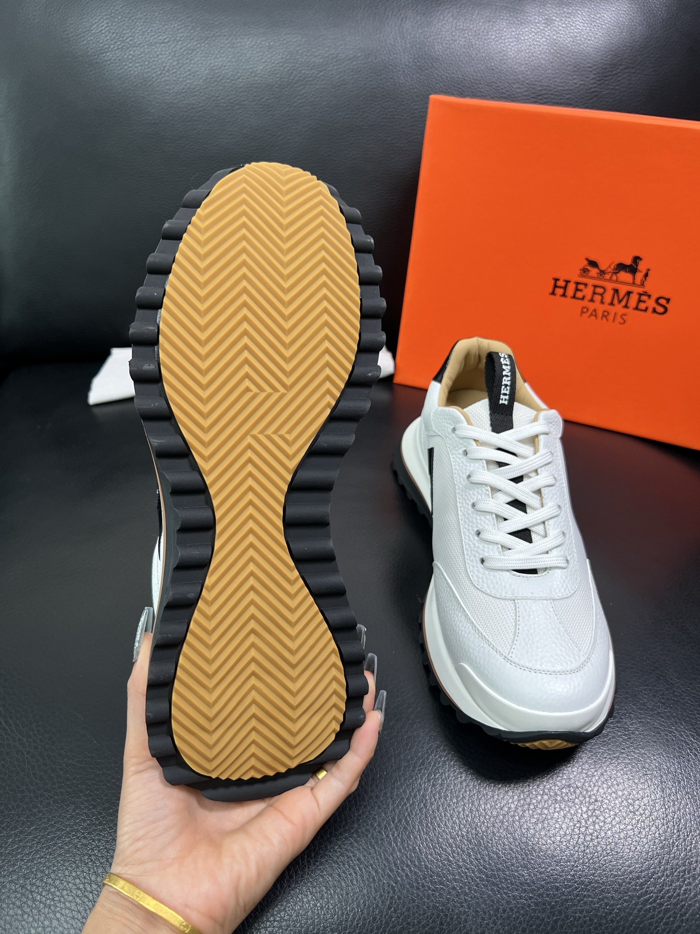 Hermes 顶级代购 爱马仕 专柜同步发售原厂配置，意大利进口原版牛皮拼网面布料，高品质拼接工艺，全进