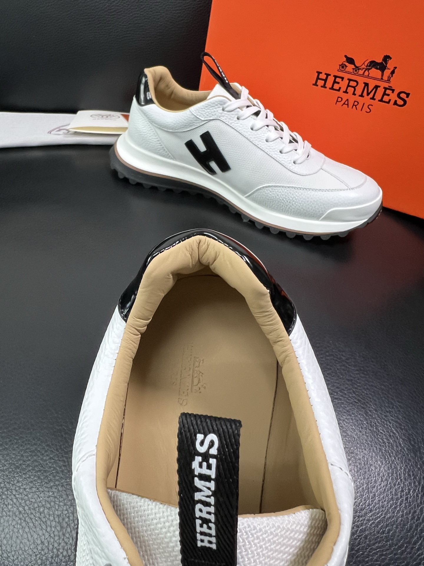 Hermes 顶级代购 爱马仕 专柜同步发售原厂配置，意大利进口原版牛皮拼网面布料，高品质拼接工艺，全进
