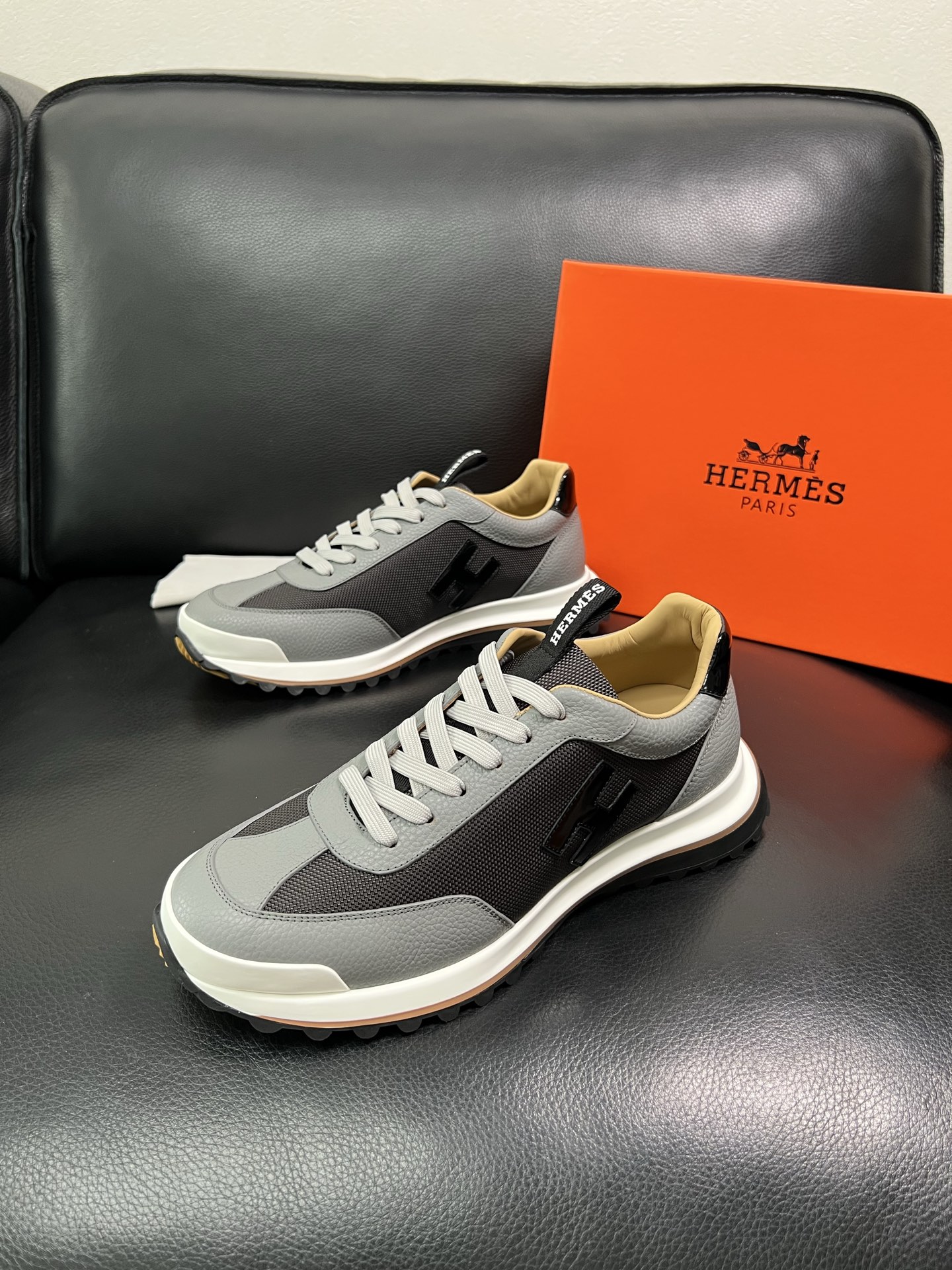 Hermes 顶级代购 爱马仕 专柜同步发售原厂配置，意大利进口原版牛皮拼网面布料，高品质拼接工艺，全进
