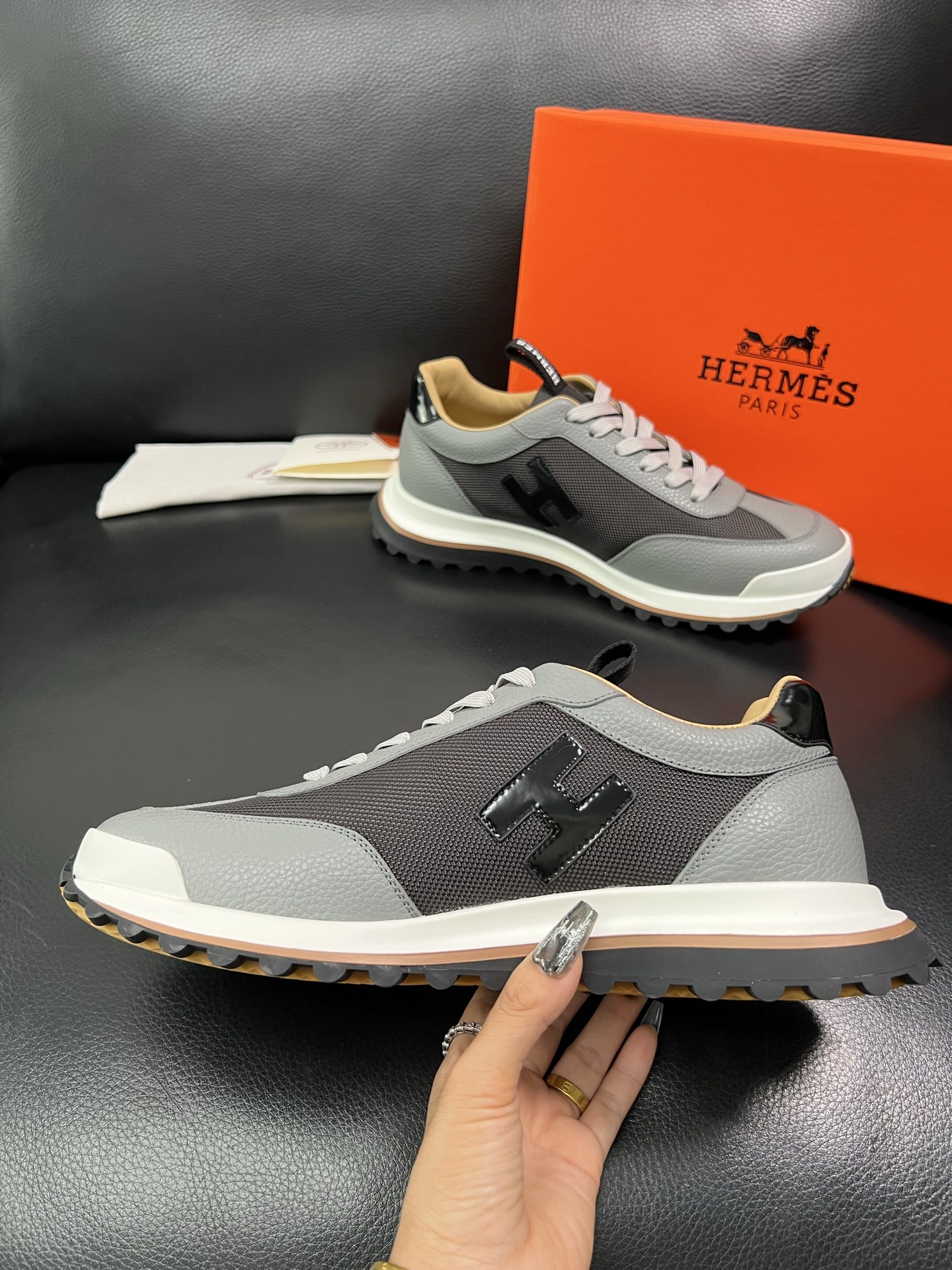 Hermes 顶级代购 爱马仕 专柜同步发售原厂配置，意大利进口原版牛皮拼网面布料，高品质拼接工艺，全进