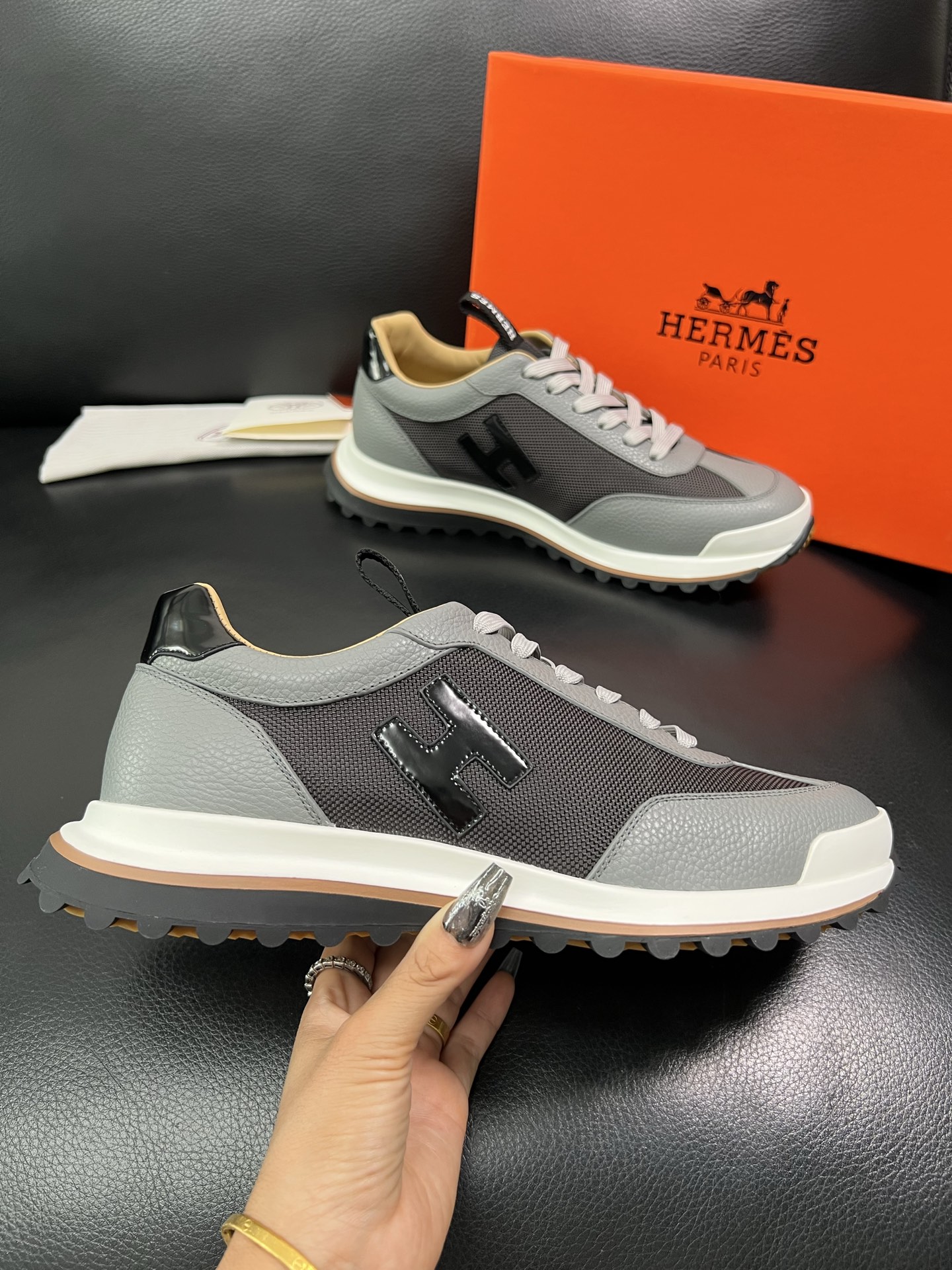 Hermes 顶级代购 爱马仕 专柜同步发售原厂配置，意大利进口原版牛皮拼网面布料，高品质拼接工艺，全进