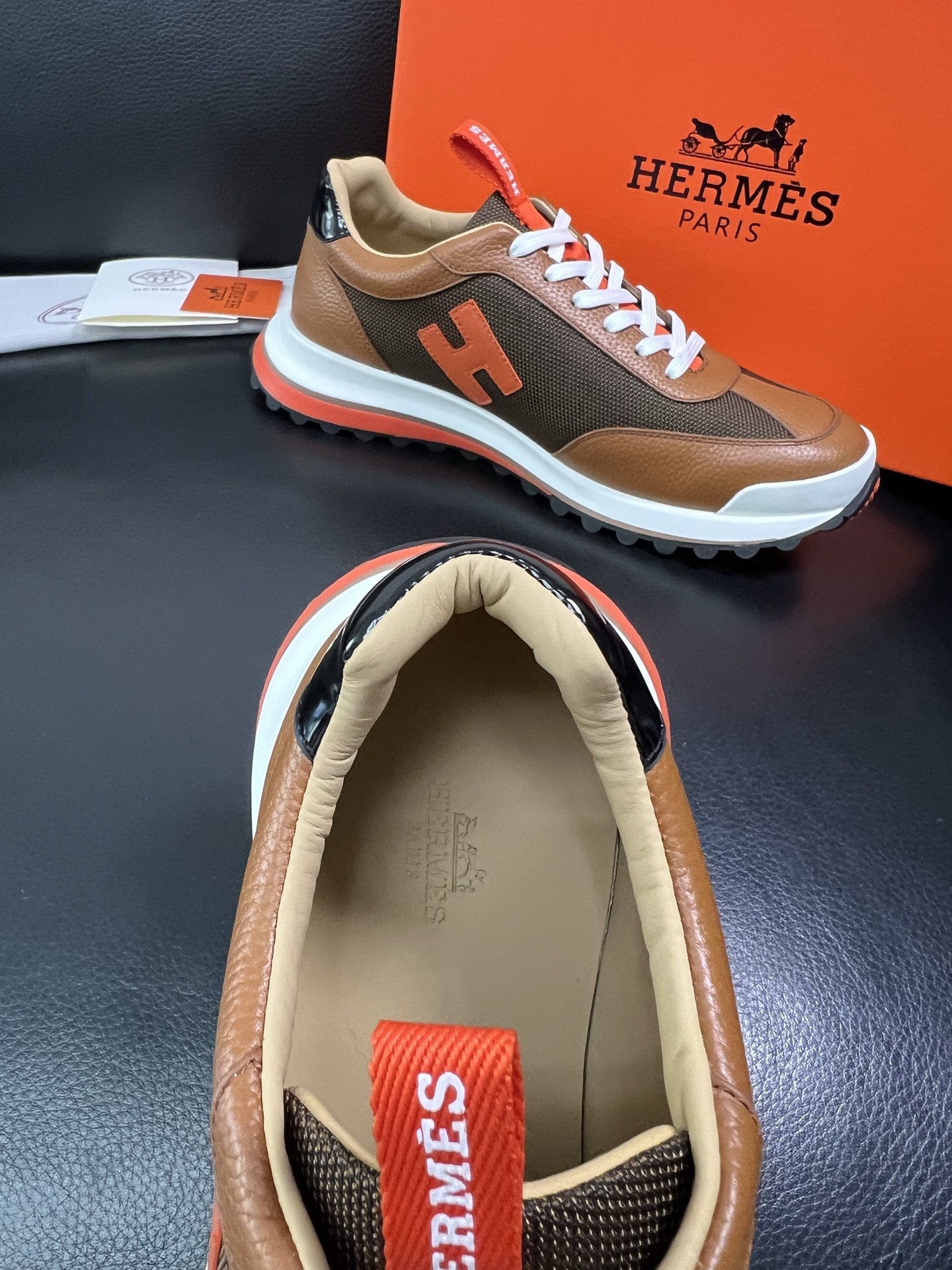 Hermes 顶级代购 爱马仕 专柜同步发售原厂配置，意大利进口原版牛皮拼网面布料，高品质拼接工艺，全进