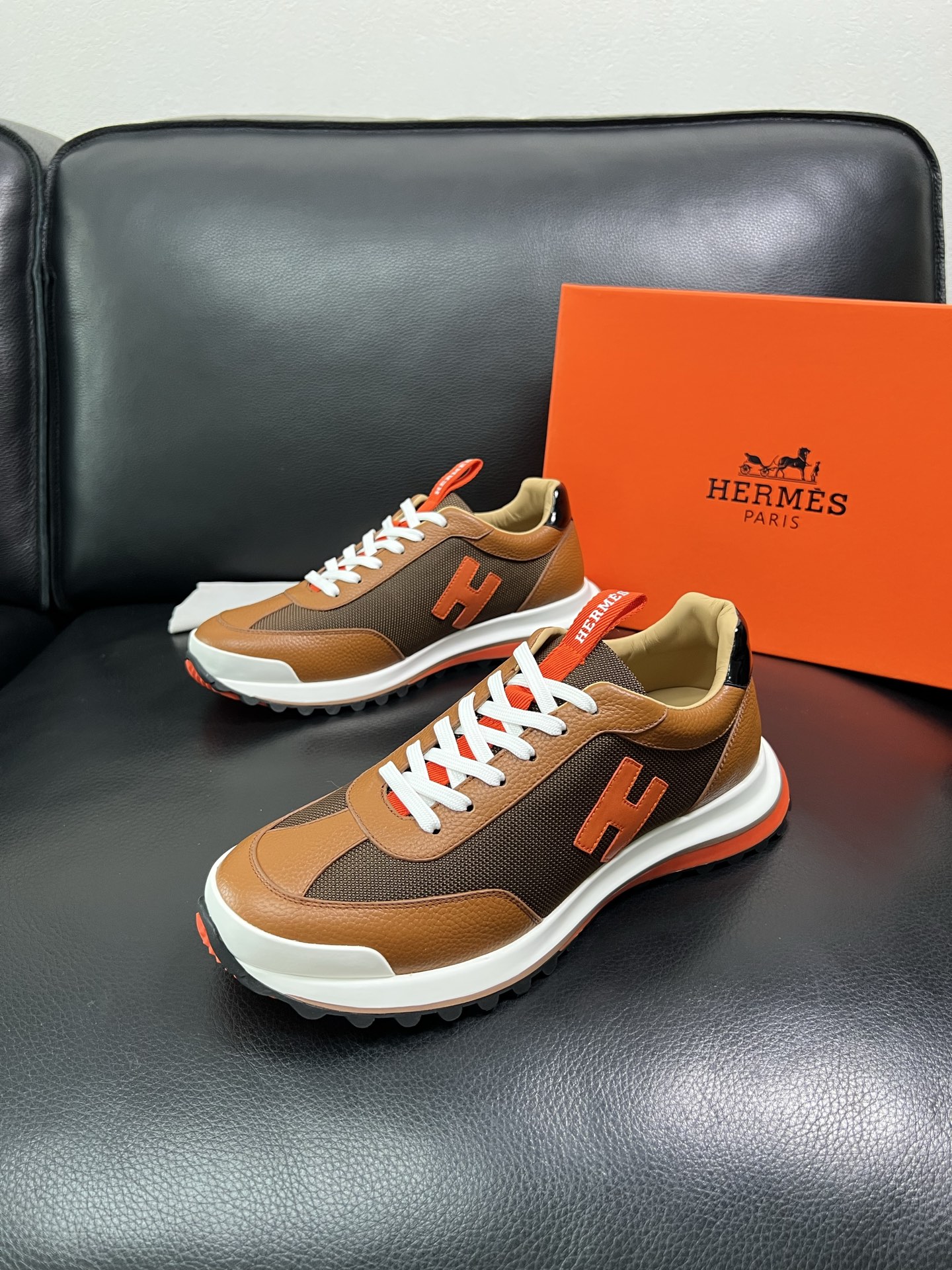 Hermes 顶级代购 爱马仕 专柜同步发售原厂配置，意大利进口原版牛皮拼网面布料，高品质拼接工艺，全进