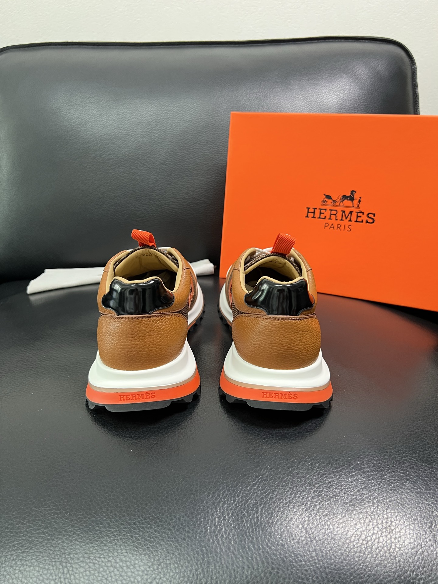 Hermes 顶级代购 爱马仕 专柜同步发售原厂配置，意大利进口原版牛皮拼网面布料，高品质拼接工艺，全进