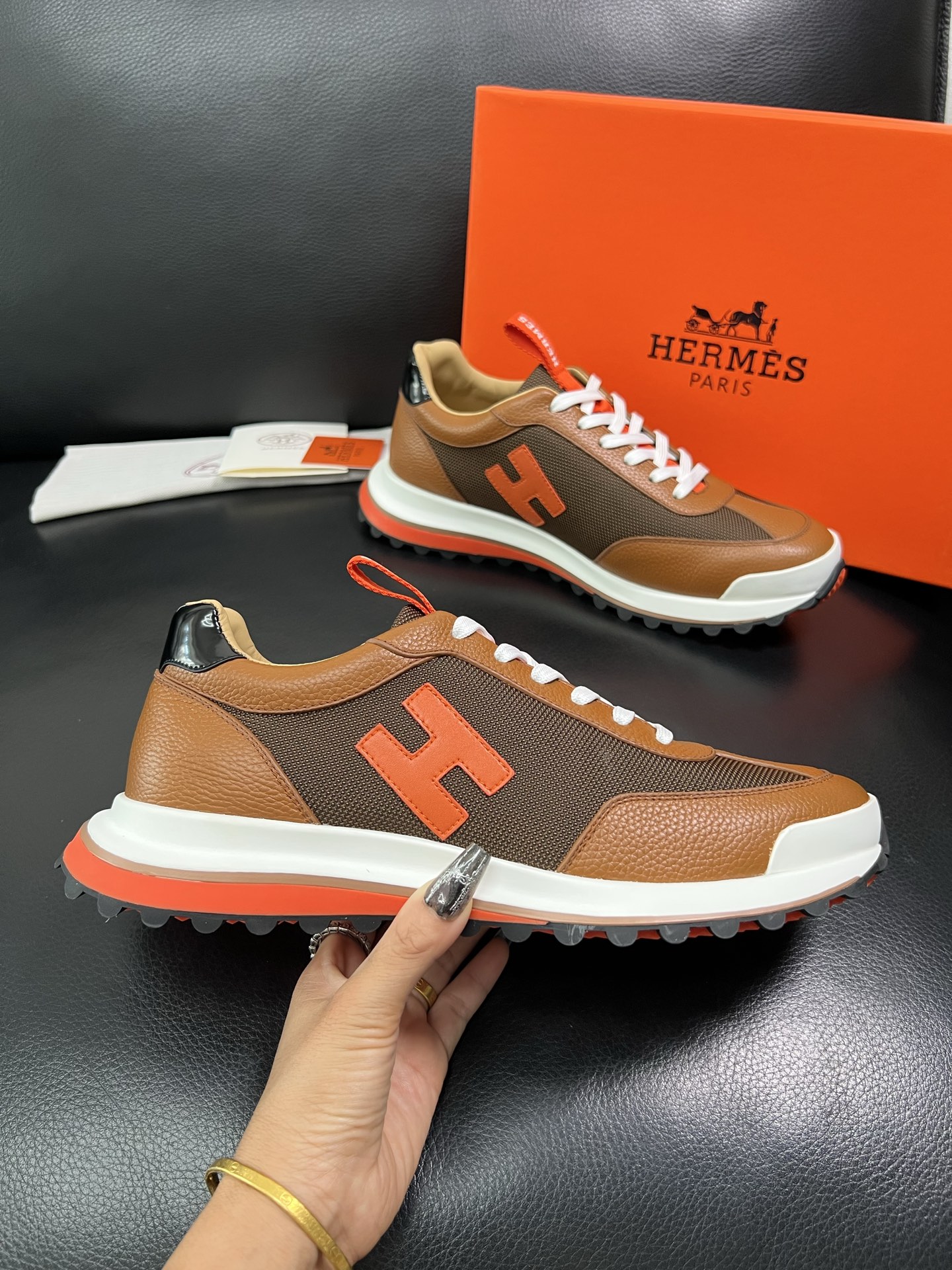 Hermes 顶级代购 爱马仕 专柜同步发售原厂配置，意大利进口原版牛皮拼网面布料，高品质拼接工艺，全进