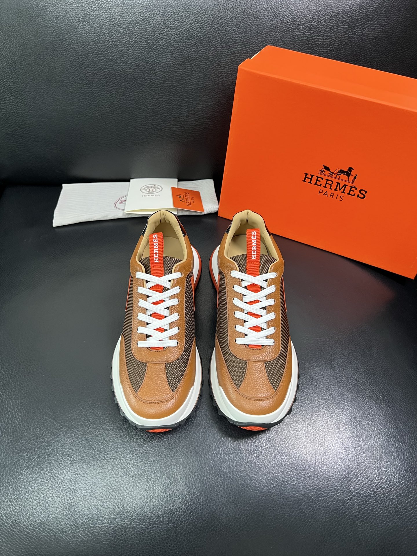 Hermes 顶级代购 爱马仕 专柜同步发售原厂配置，意大利进口原版牛皮拼网面布料，高品质拼接工艺，全进