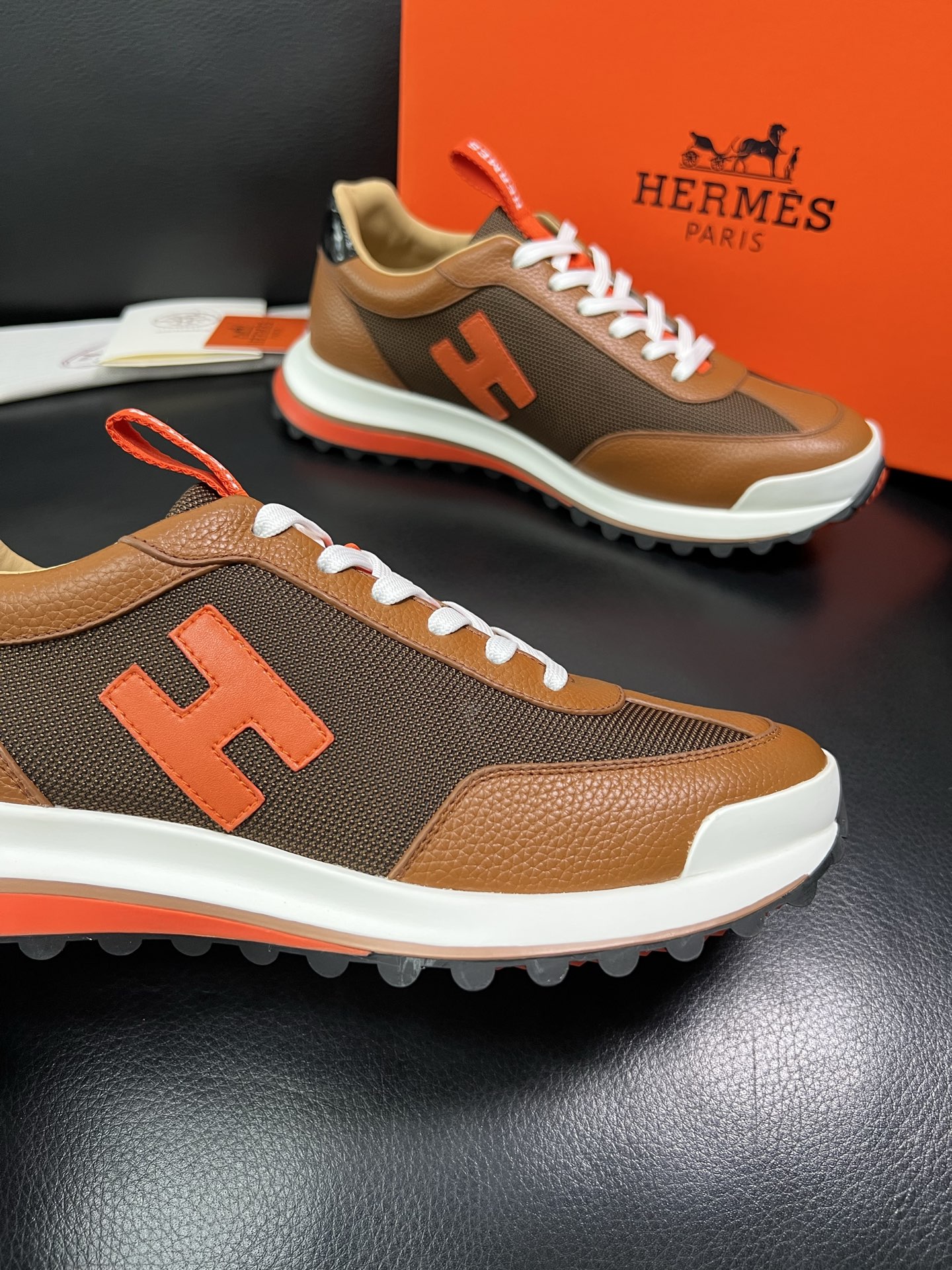 Hermes 顶级代购 爱马仕 专柜同步发售原厂配置，意大利进口原版牛皮拼网面布料，高品质拼接工艺，全进