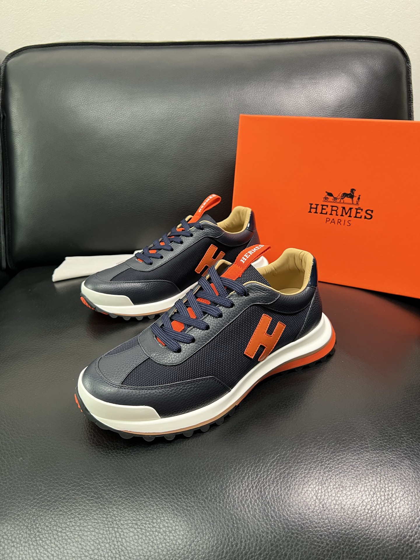 Hermes 顶级代购 爱马仕 专柜同步发售原厂配置，意大利进口原版牛皮拼网面布料，高品质拼接工艺，全进