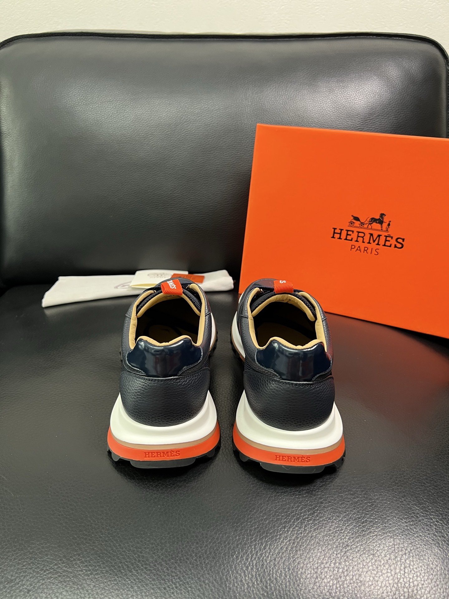 Hermes 顶级代购 爱马仕 专柜同步发售原厂配置，意大利进口原版牛皮拼网面布料，高品质拼接工艺，全进