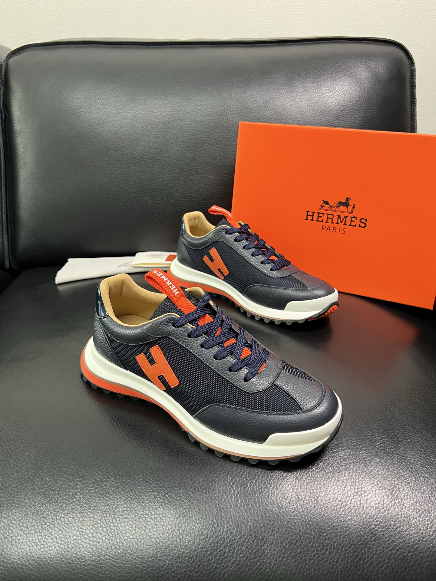 Hermes 顶级代购 爱马仕 专柜同步发售原厂配置，意大利进口原版牛皮拼网面布料，高品质拼接工艺，全进