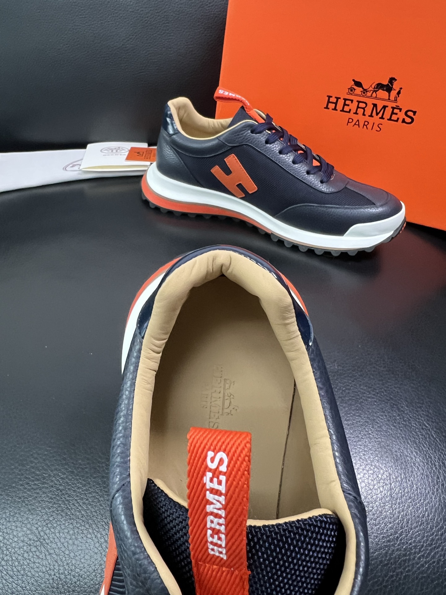 Hermes 顶级代购 爱马仕 专柜同步发售原厂配置，意大利进口原版牛皮拼网面布料，高品质拼接工艺，全进