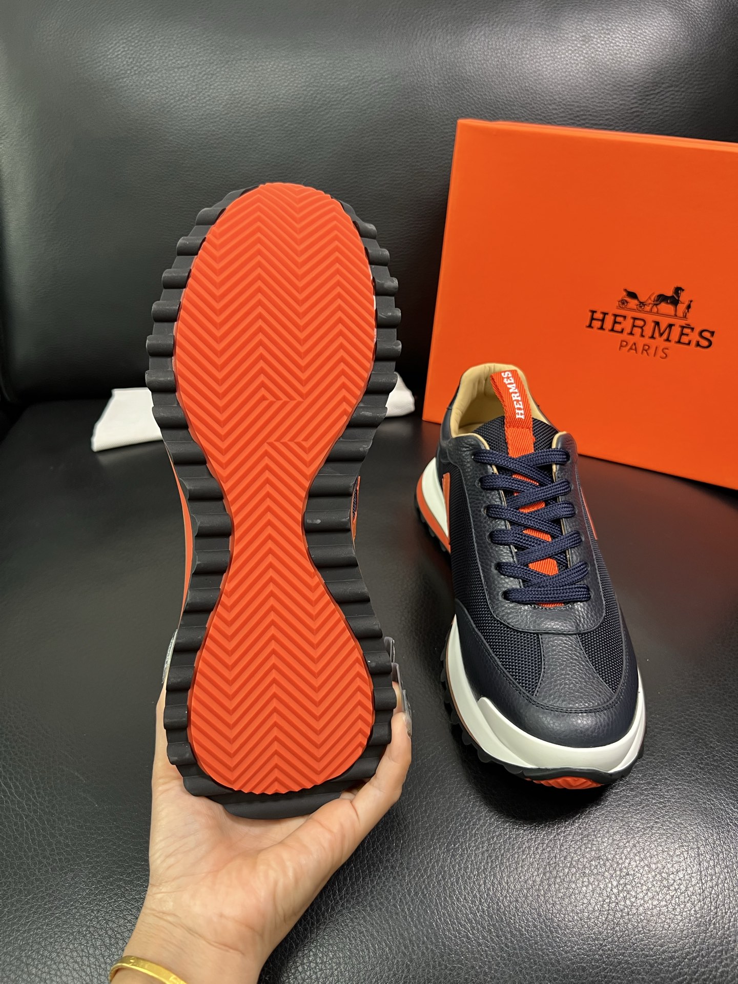 Hermes 顶级代购 爱马仕 专柜同步发售原厂配置，意大利进口原版牛皮拼网面布料，高品质拼接工艺，全进