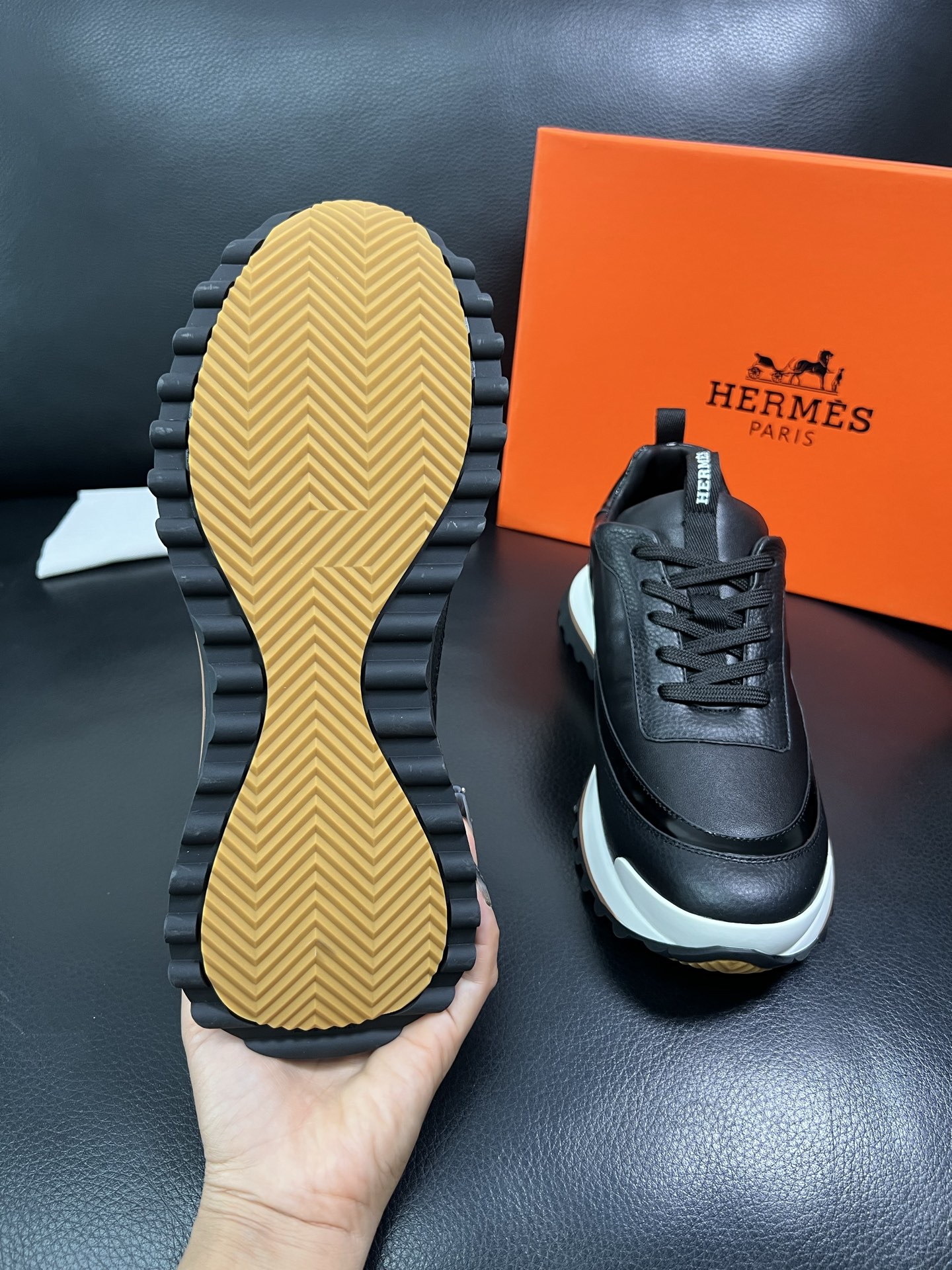 Hermes 顶级代购 爱马仕 专柜同步发售原厂配置，意大利进口原版牛皮面料，高品质拼接工艺，全进口水染