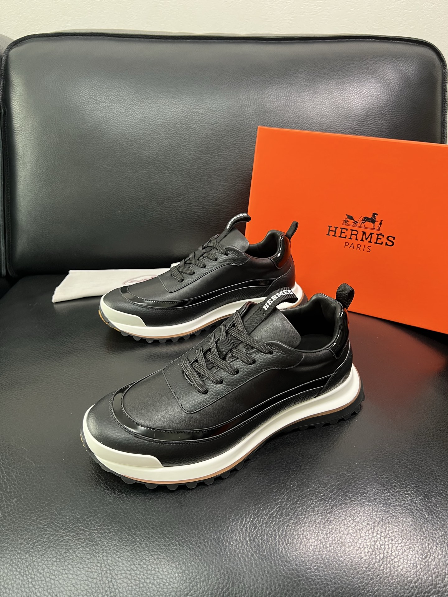 Hermes 顶级代购 爱马仕 专柜同步发售原厂配置，意大利进口原版牛皮面料，高品质拼接工艺，全进口水染