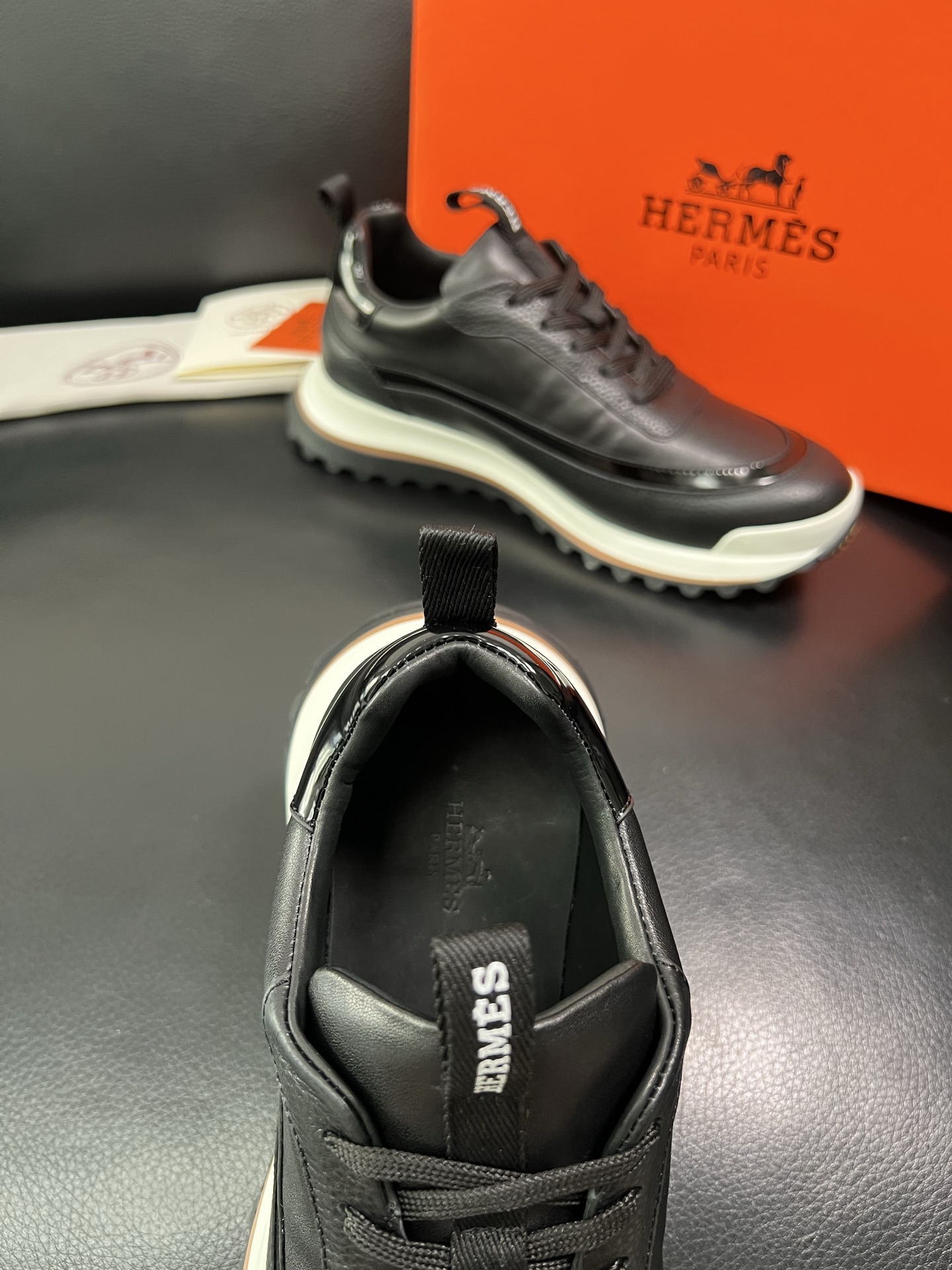 Hermes 顶级代购 爱马仕 专柜同步发售原厂配置，意大利进口原版牛皮面料，高品质拼接工艺，全进口水染