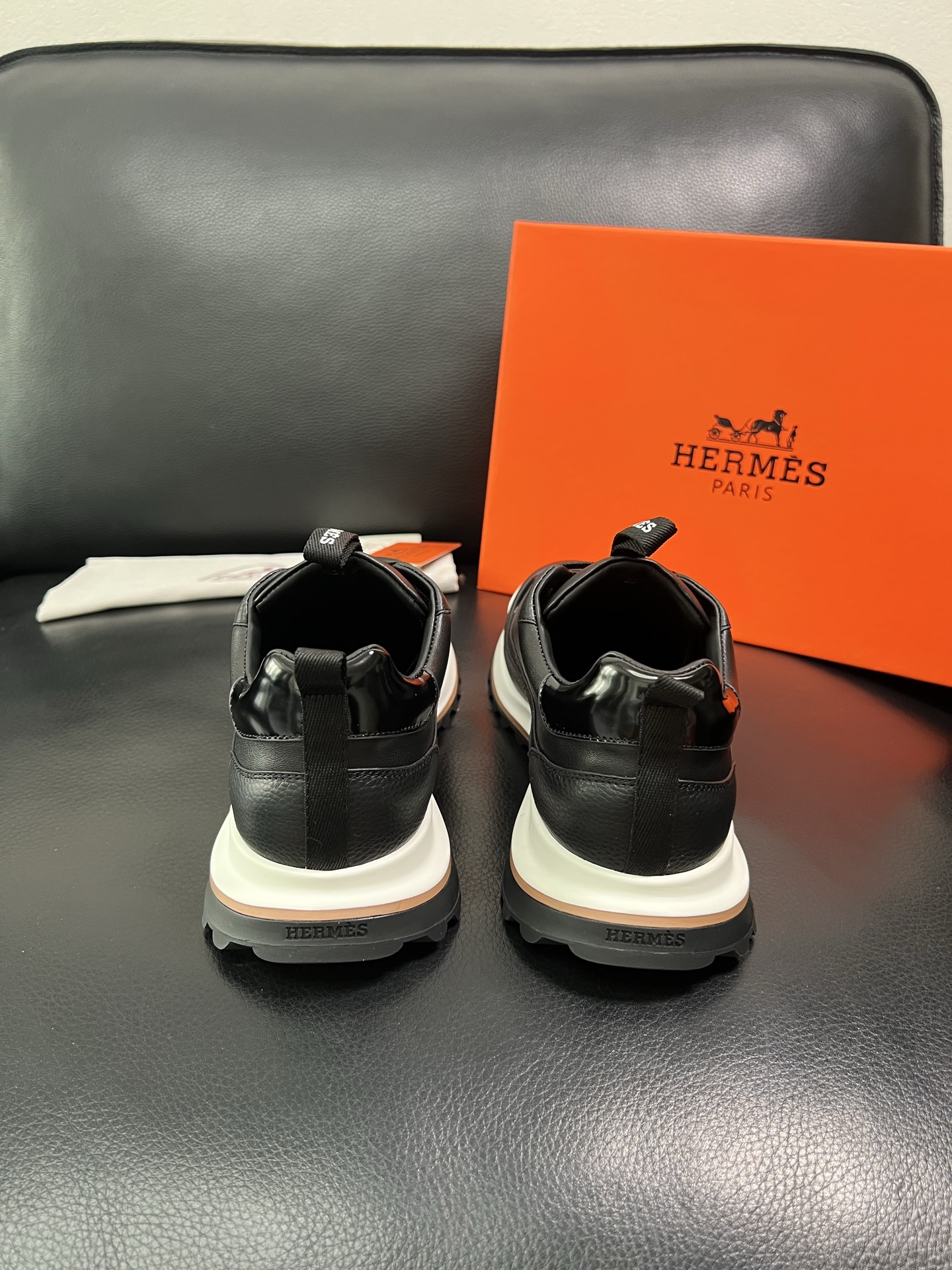 Hermes 顶级代购 爱马仕 专柜同步发售原厂配置，意大利进口原版牛皮面料，高品质拼接工艺，全进口水染