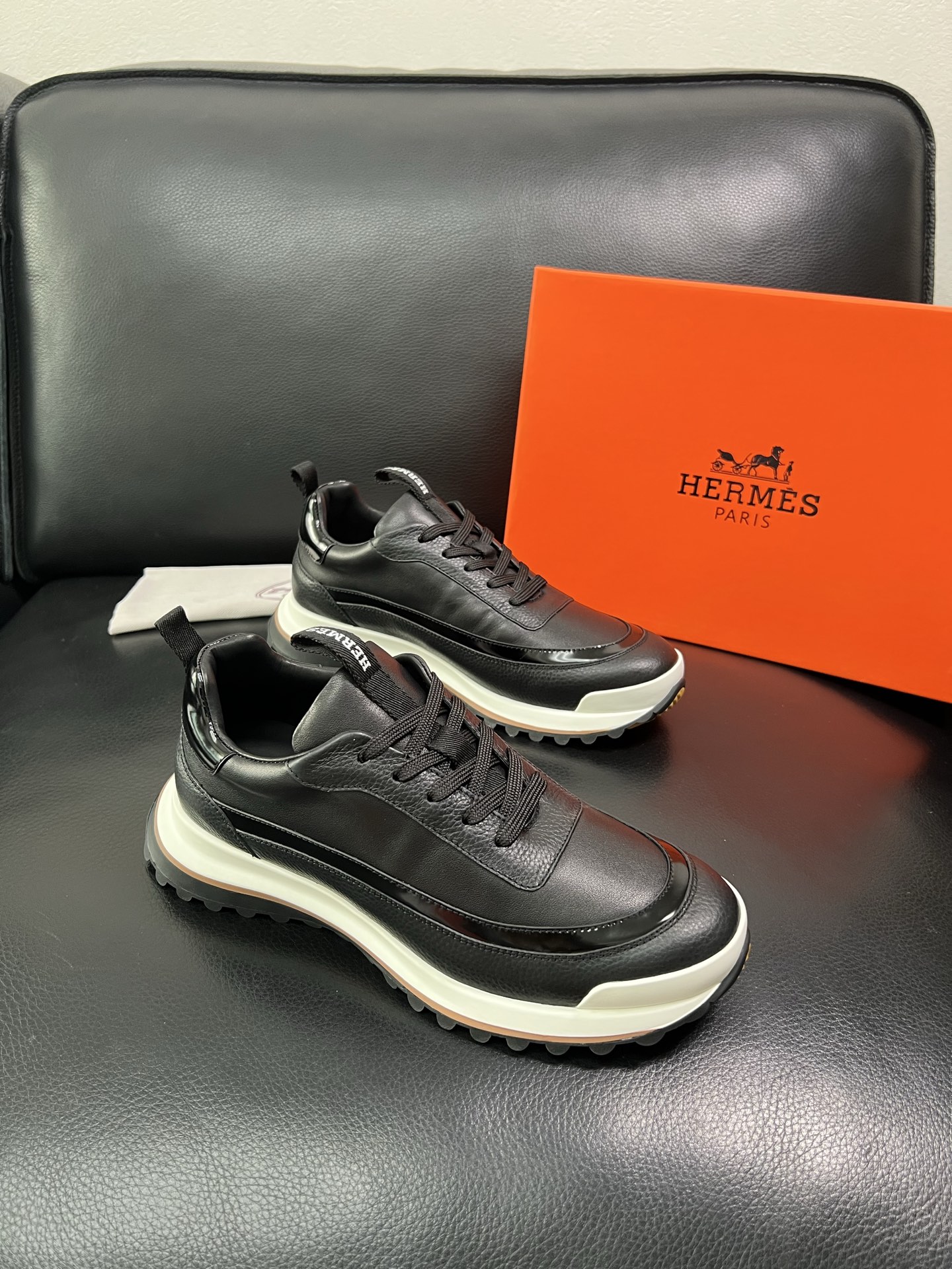 Hermes 顶级代购 爱马仕 专柜同步发售原厂配置，意大利进口原版牛皮面料，高品质拼接工艺，全进口水染