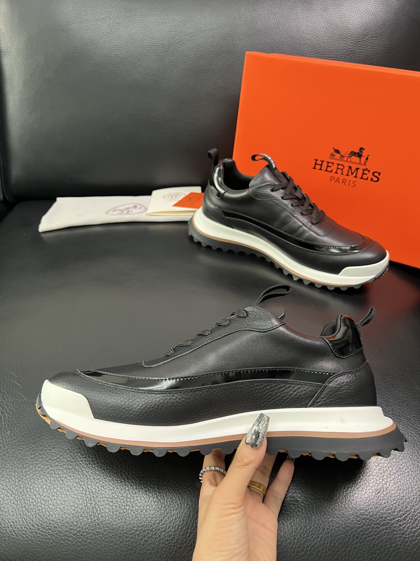 Hermes 顶级代购 爱马仕 专柜同步发售原厂配置，意大利进口原版牛皮面料，高品质拼接工艺，全进口水染