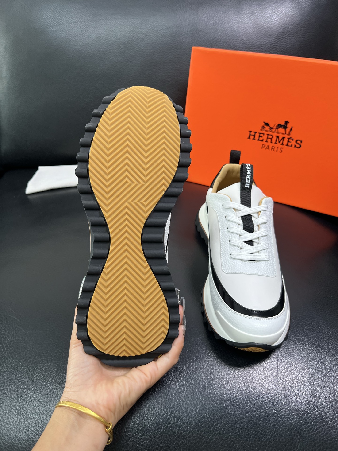 Hermes 顶级代购 爱马仕 专柜同步发售原厂配置，意大利进口原版牛皮面料，高品质拼接工艺，全进口水染