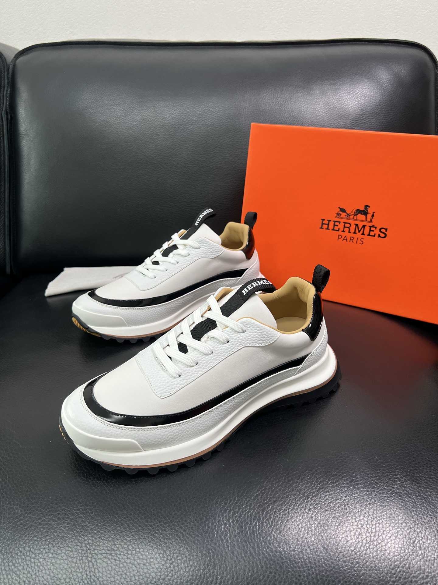 Hermes 顶级代购 爱马仕 专柜同步发售原厂配置，意大利进口原版牛皮面料，高品质拼接工艺，全进口水染