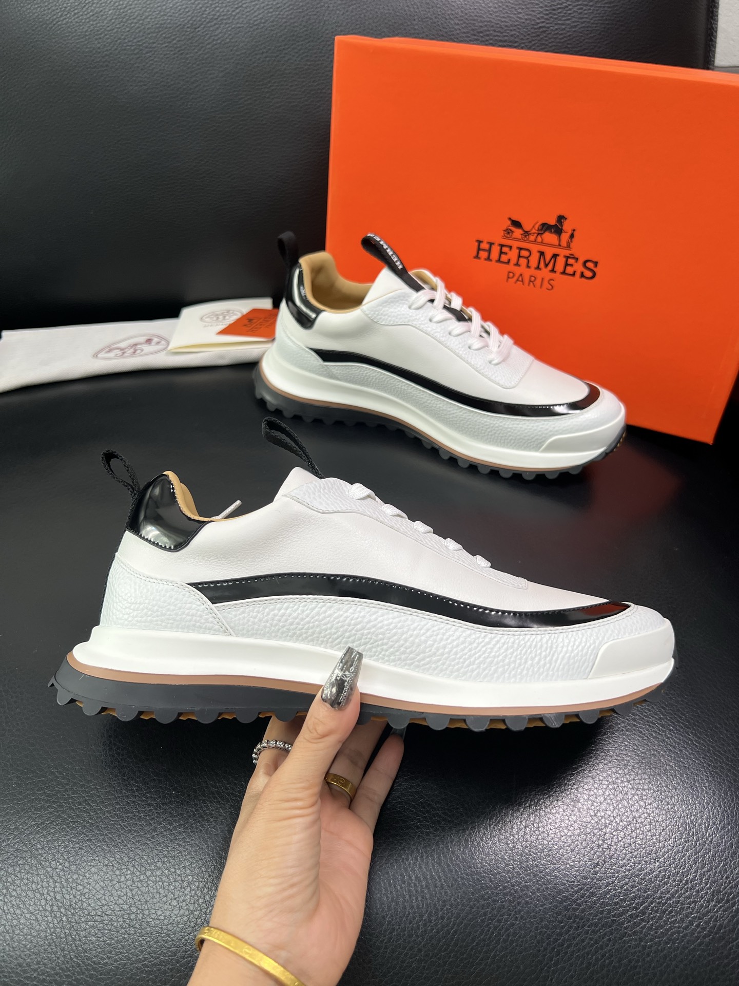 Hermes 顶级代购 爱马仕 专柜同步发售原厂配置，意大利进口原版牛皮面料，高品质拼接工艺，全进口水染