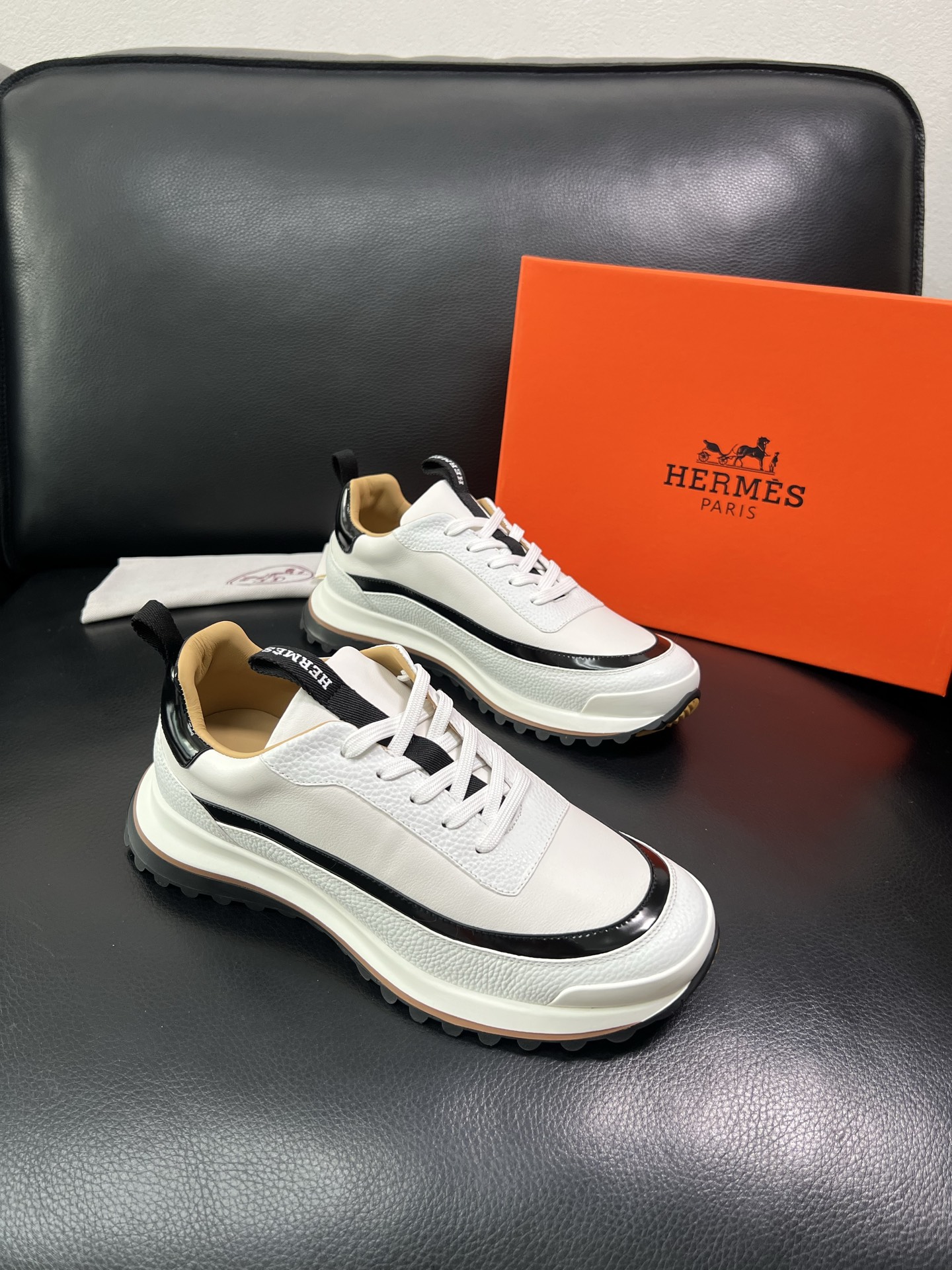 Hermes 顶级代购 爱马仕 专柜同步发售原厂配置，意大利进口原版牛皮面料，高品质拼接工艺，全进口水染